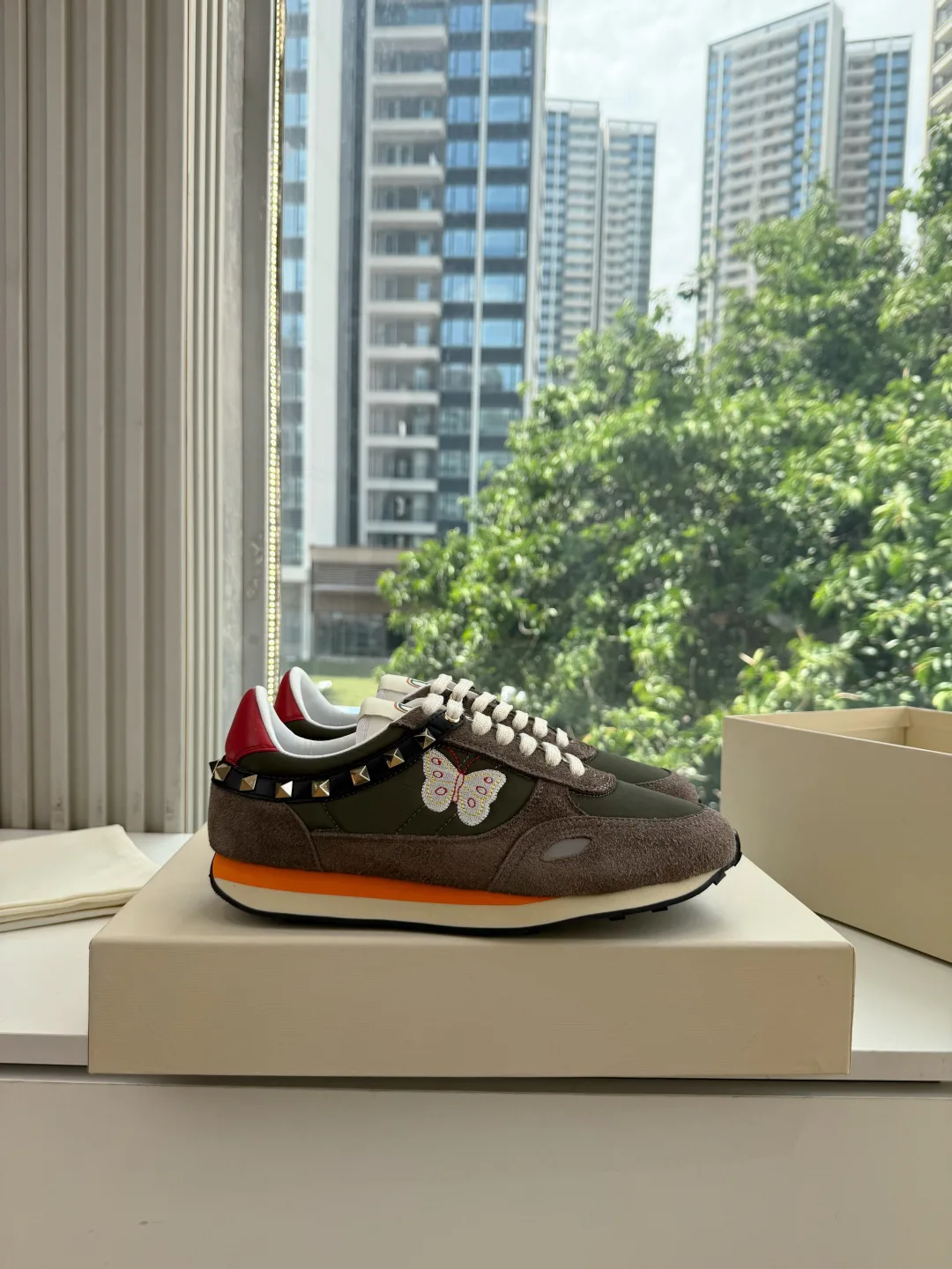 Women's Sneakers VALENTINO 18053446