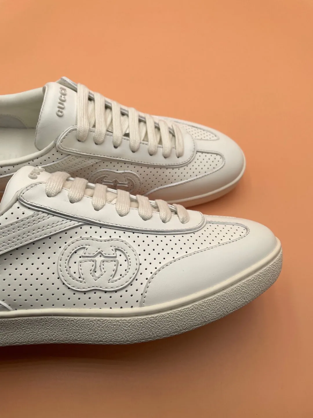 Women's Sneakers GUCCI 17620516