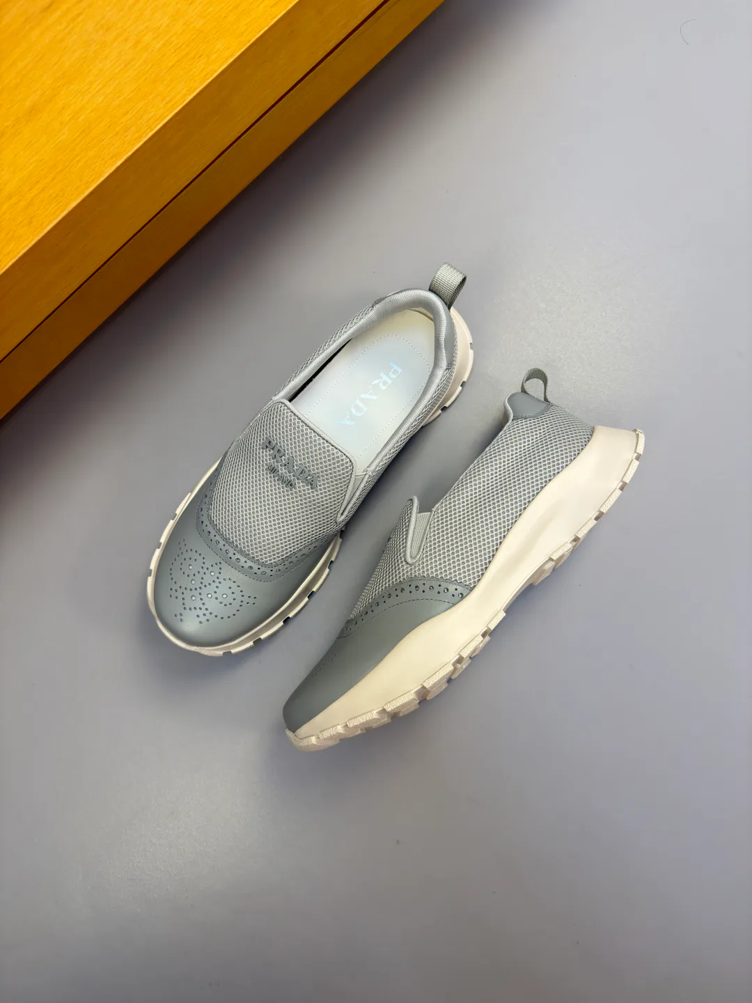Men's Sneakers PRADA 17368533