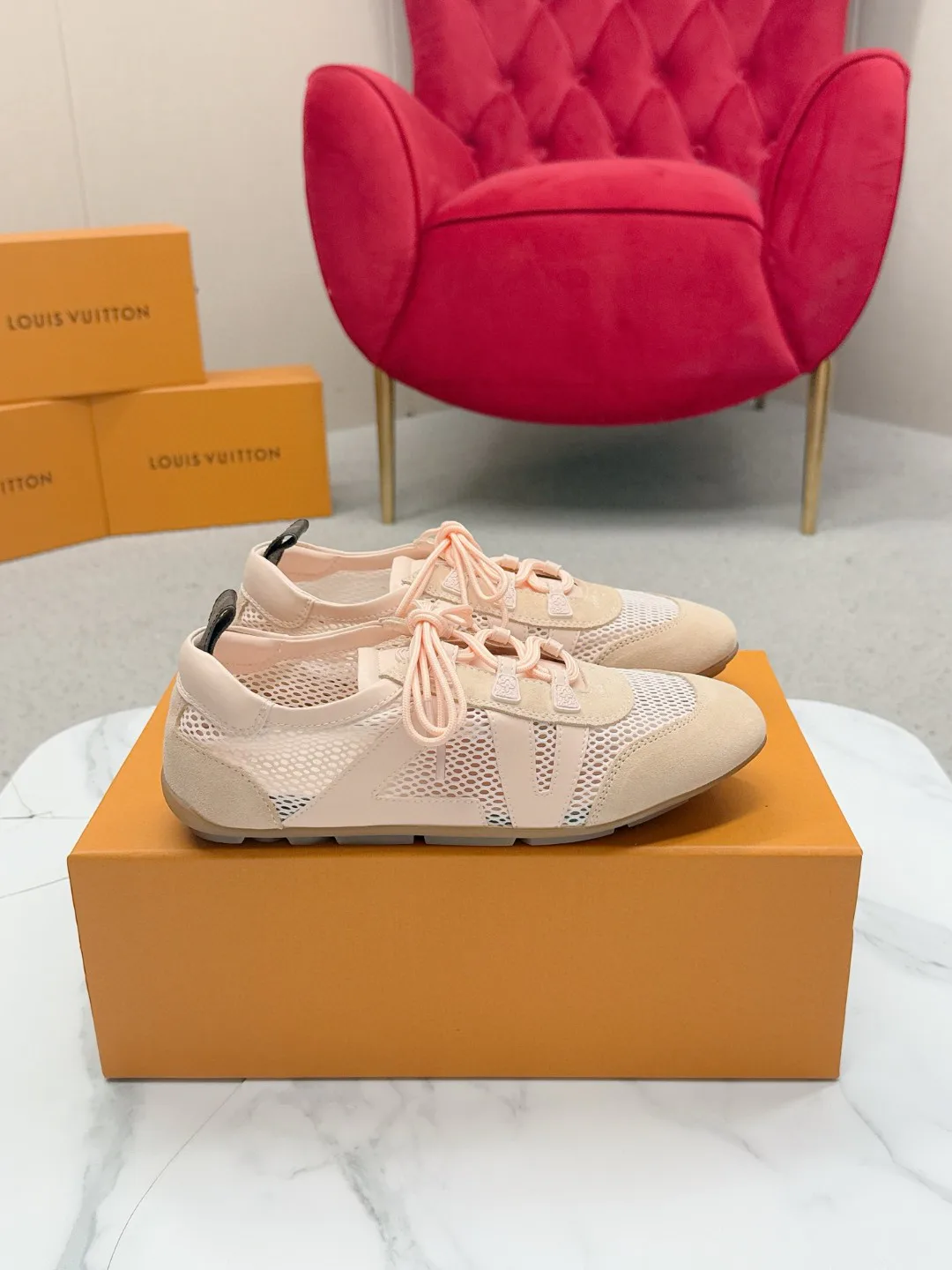 Women's Sneakers LOUIS VUITTON 17704490