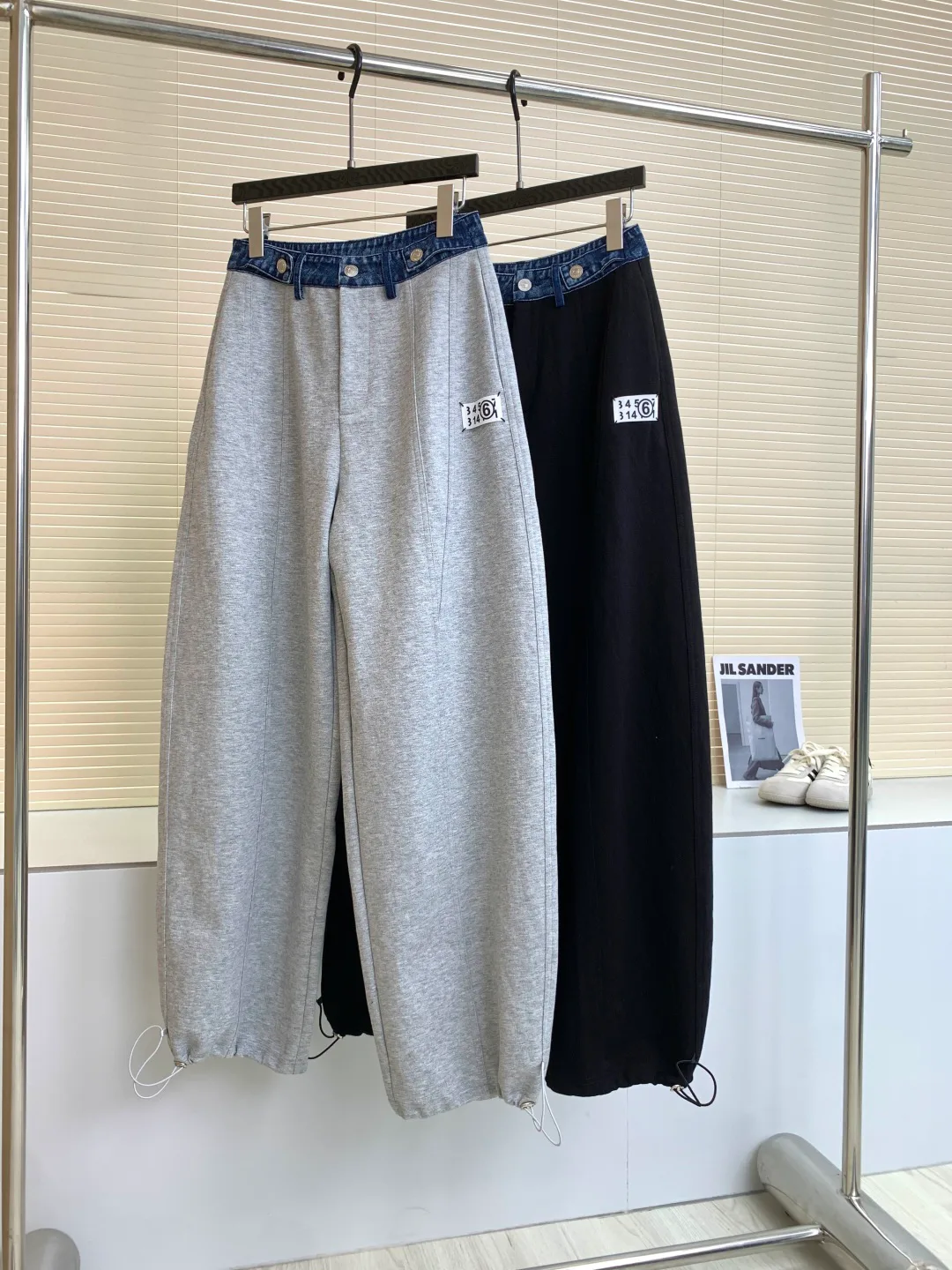 Women's Trousers MAISON MARGIELA 18017071