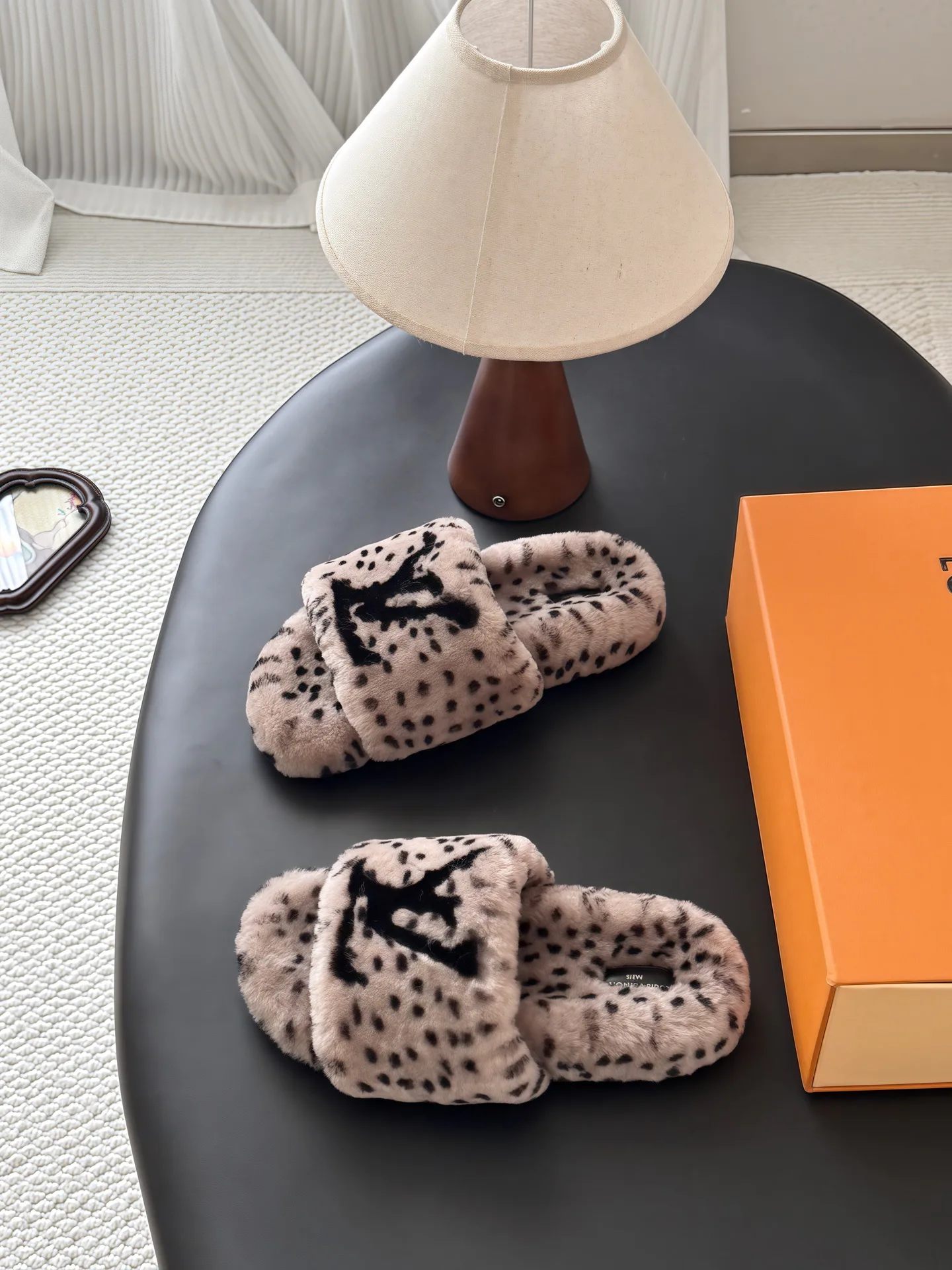 Women's Slippers LOUIS VUITTON 18053845