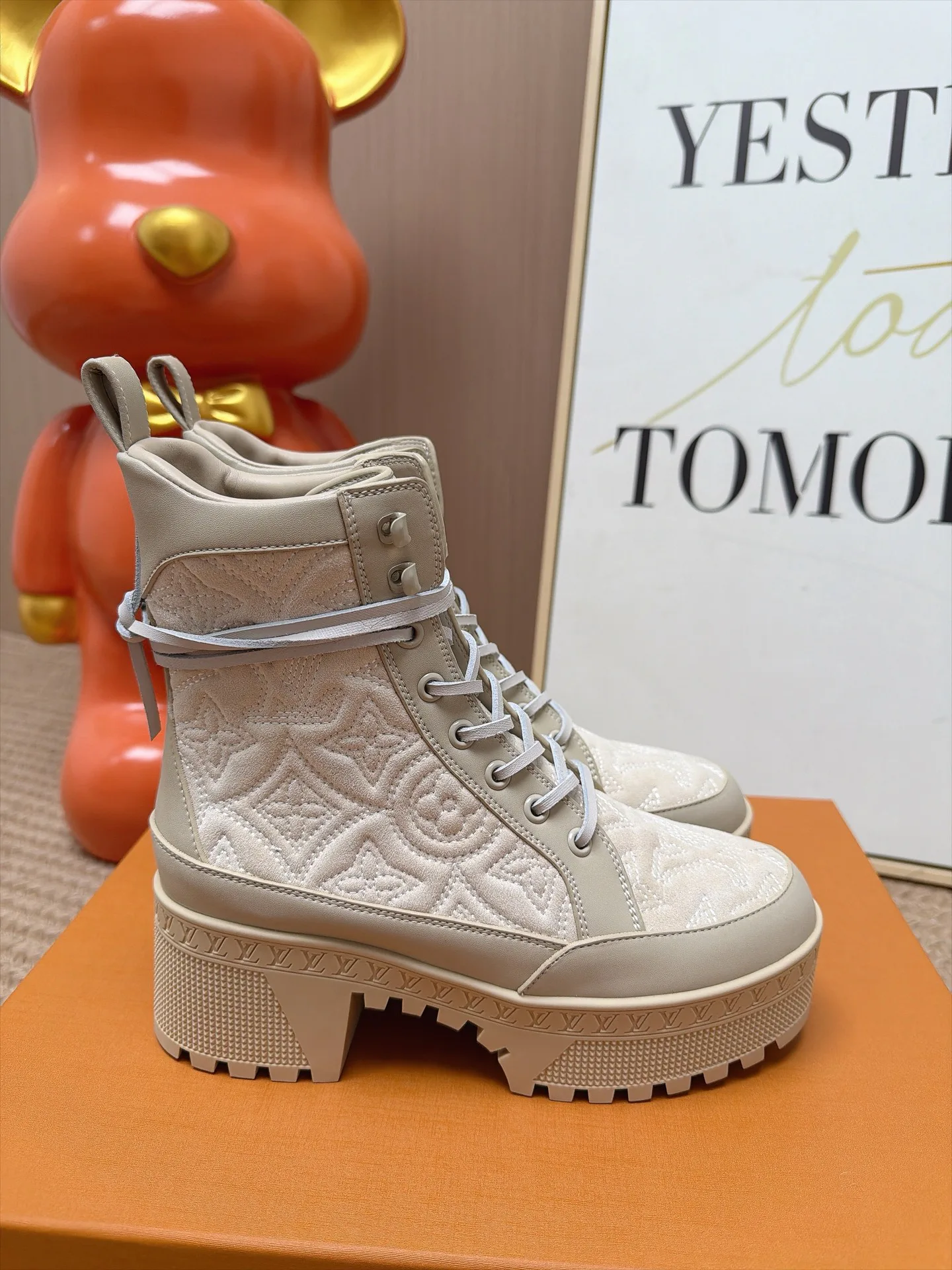 Women's Ankle Boots LOUIS VUITTON 18239722
