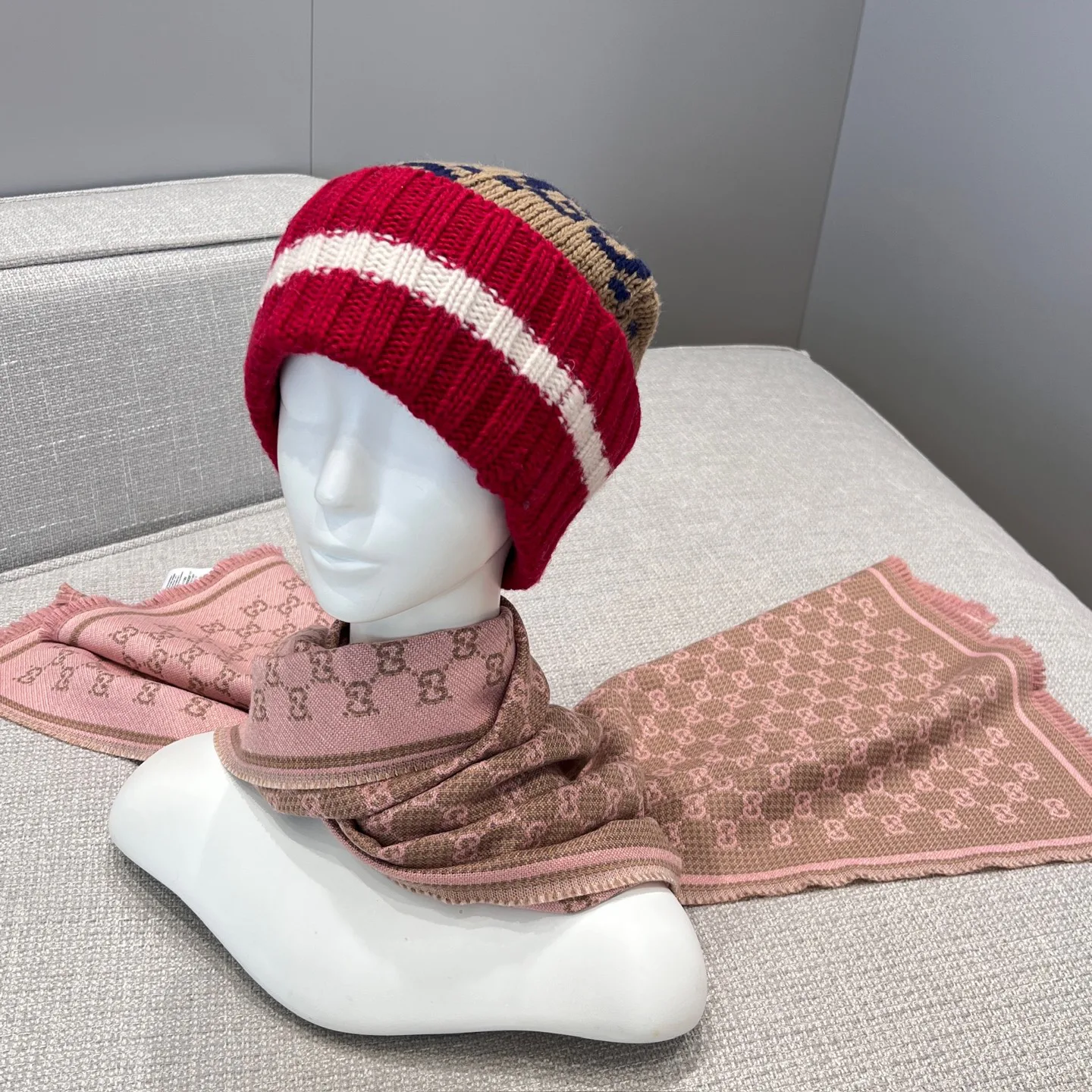 Scarves GUCCI 17992007
