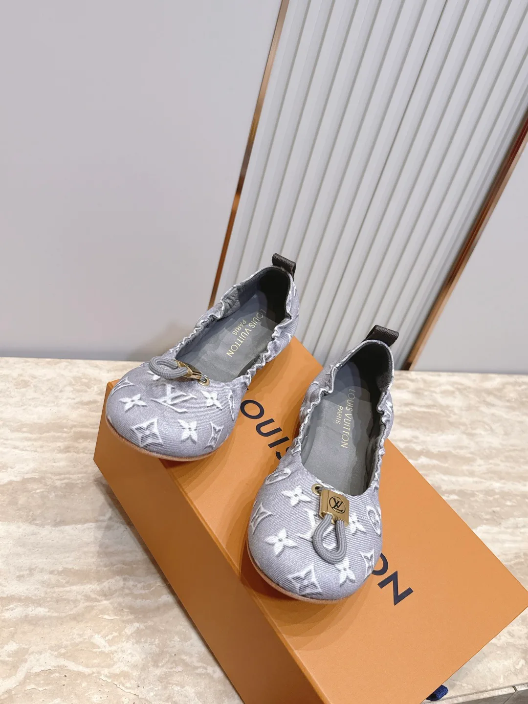 Women's Ballet Flats LOUIS VUITTON 17178357