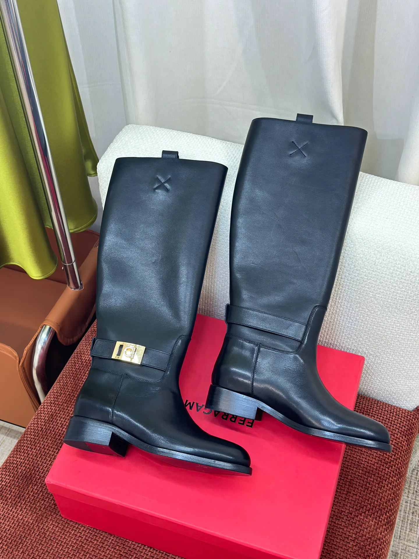 Women's Boots SALVATORE FERRAGAMO 18341975