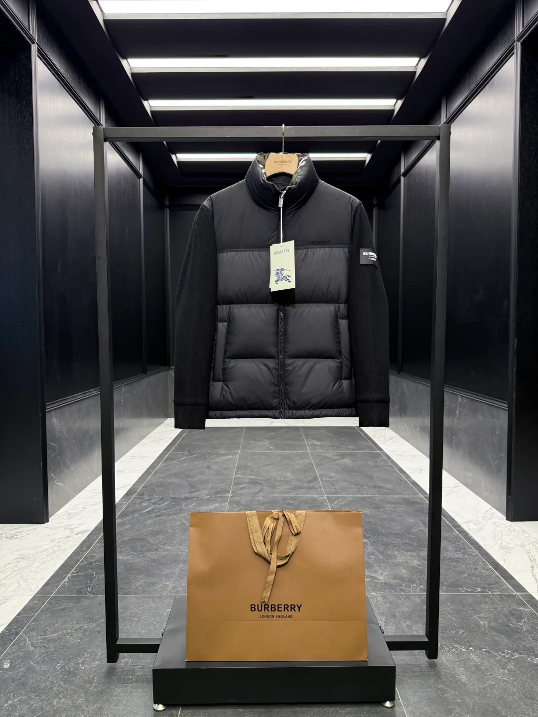 Men's Jackets And Down Jackets BURBERRY 18007673