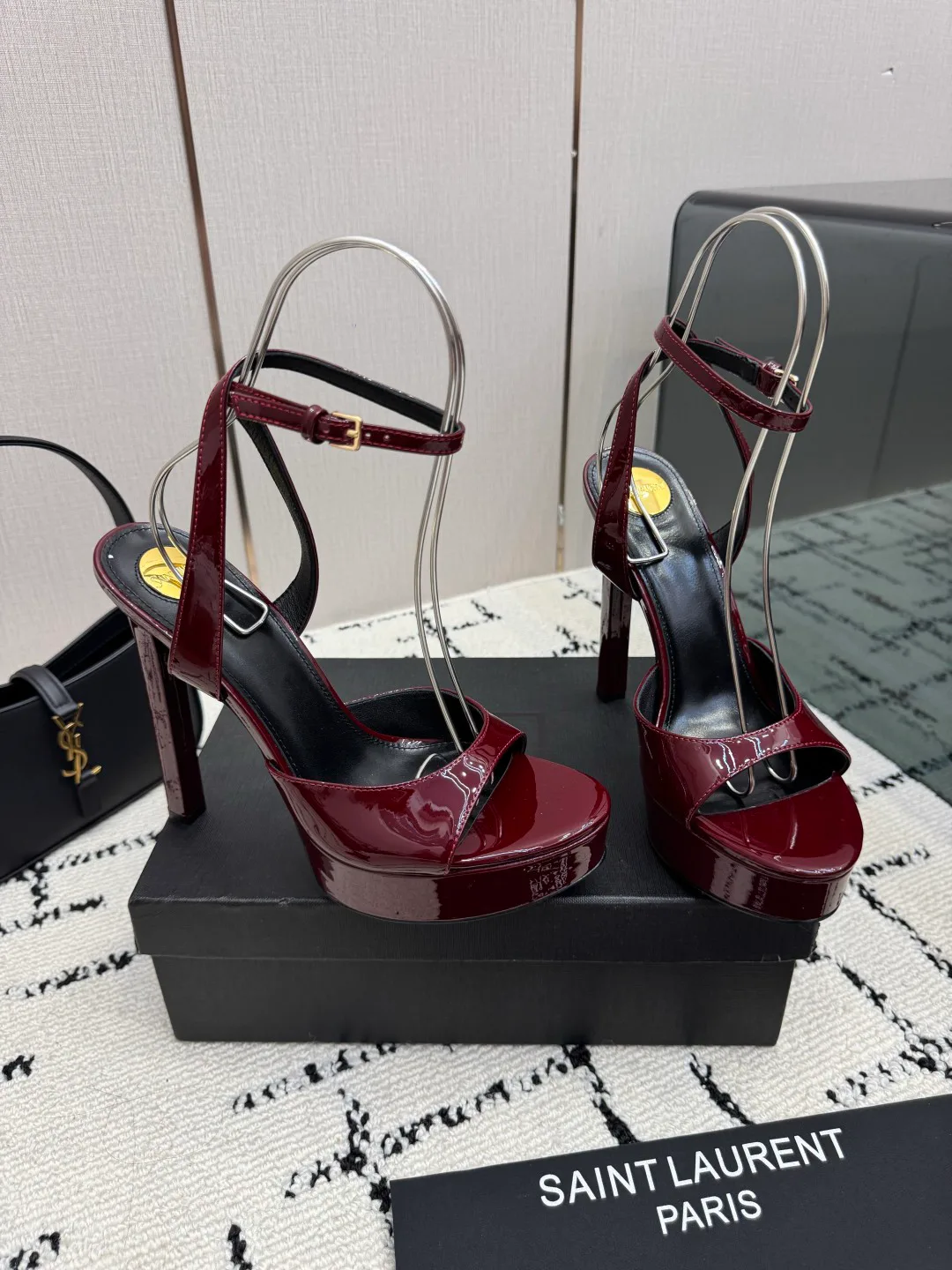 Women's Open-Toe Sandals SAINT LAURENT 18049023