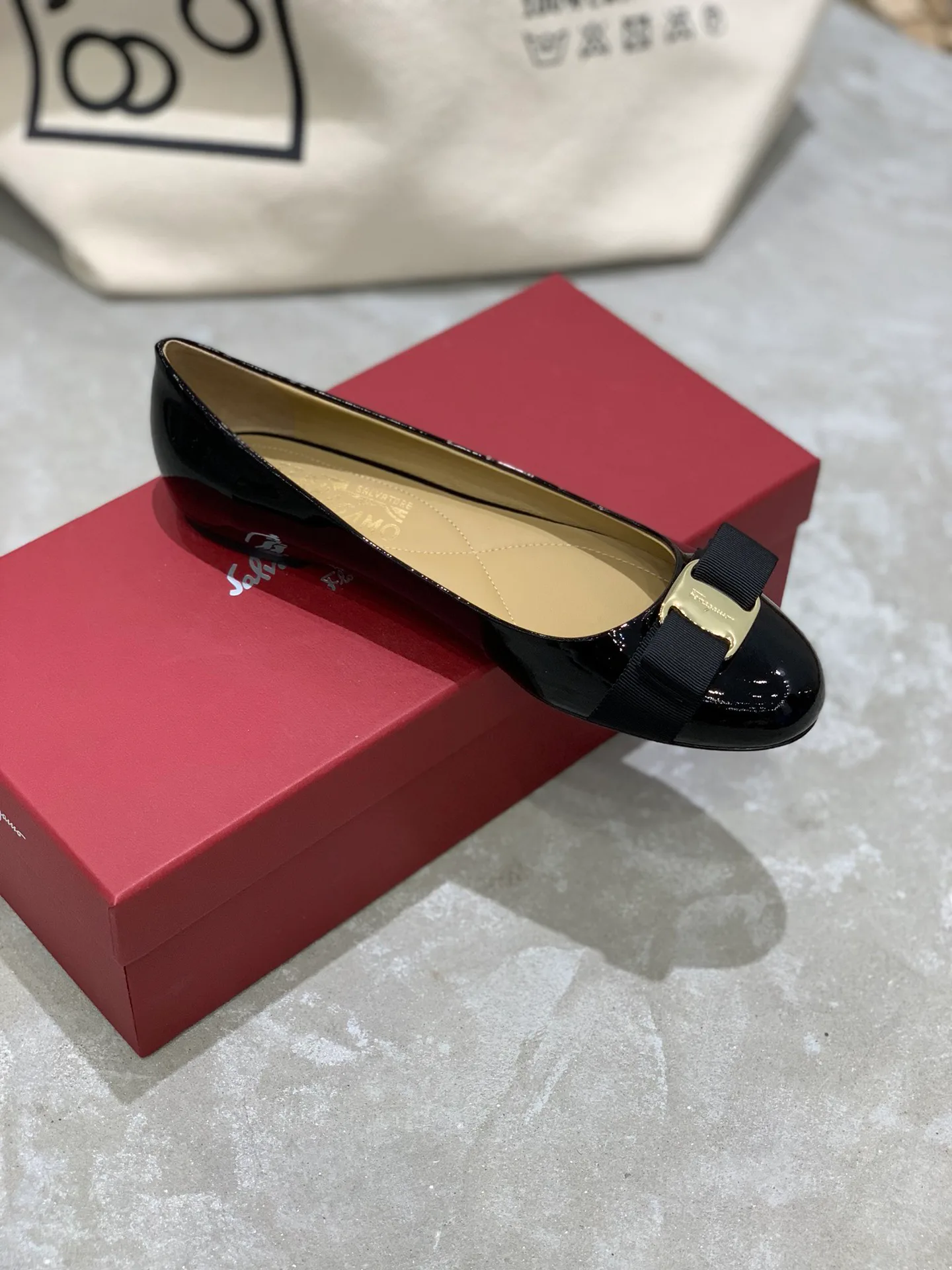 Women's Ballet Flats SALVATORE FERRAGAMO 18340632