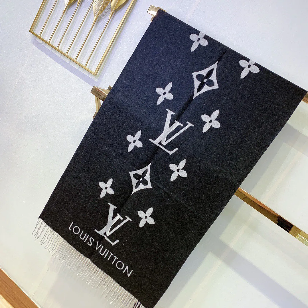 Scarves LOUIS VUITTON 18105680
