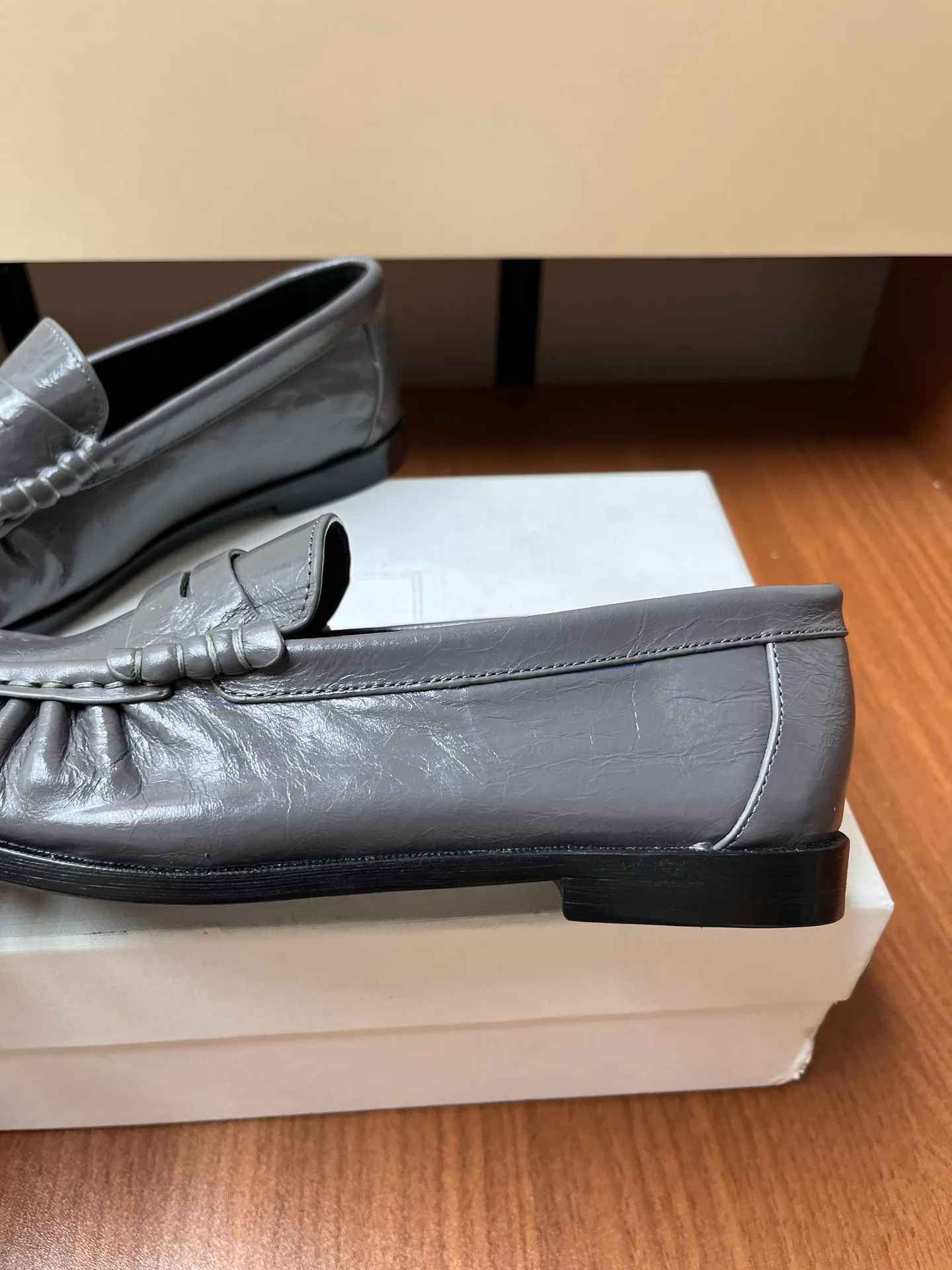 Women's Loafers And Moccasins SAINT LAURENT 18037874