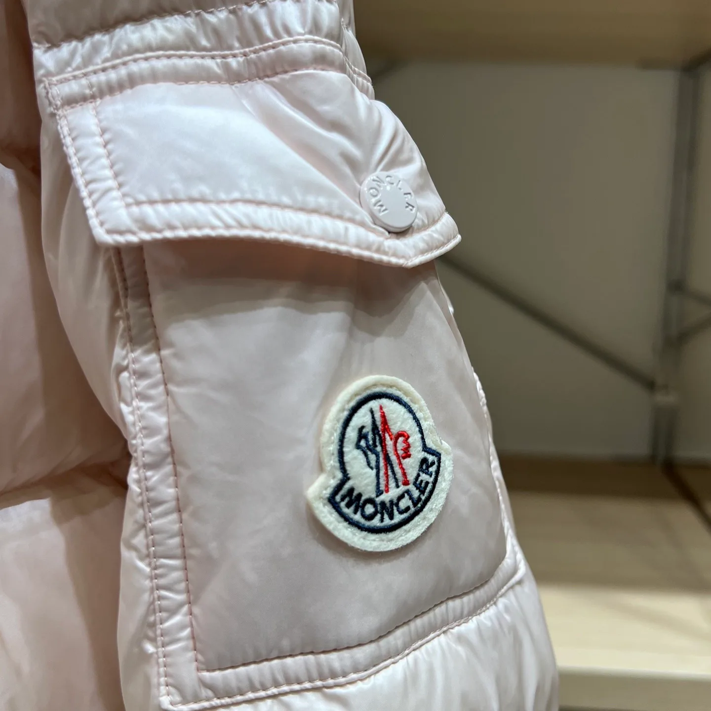 Women's Jackets And Down Jackets MONCLER 18032038