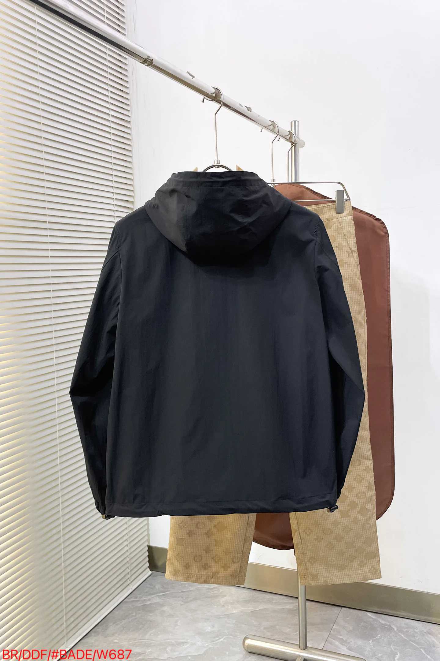 Men's Jackets And Down Jackets BURBERRY 18068558