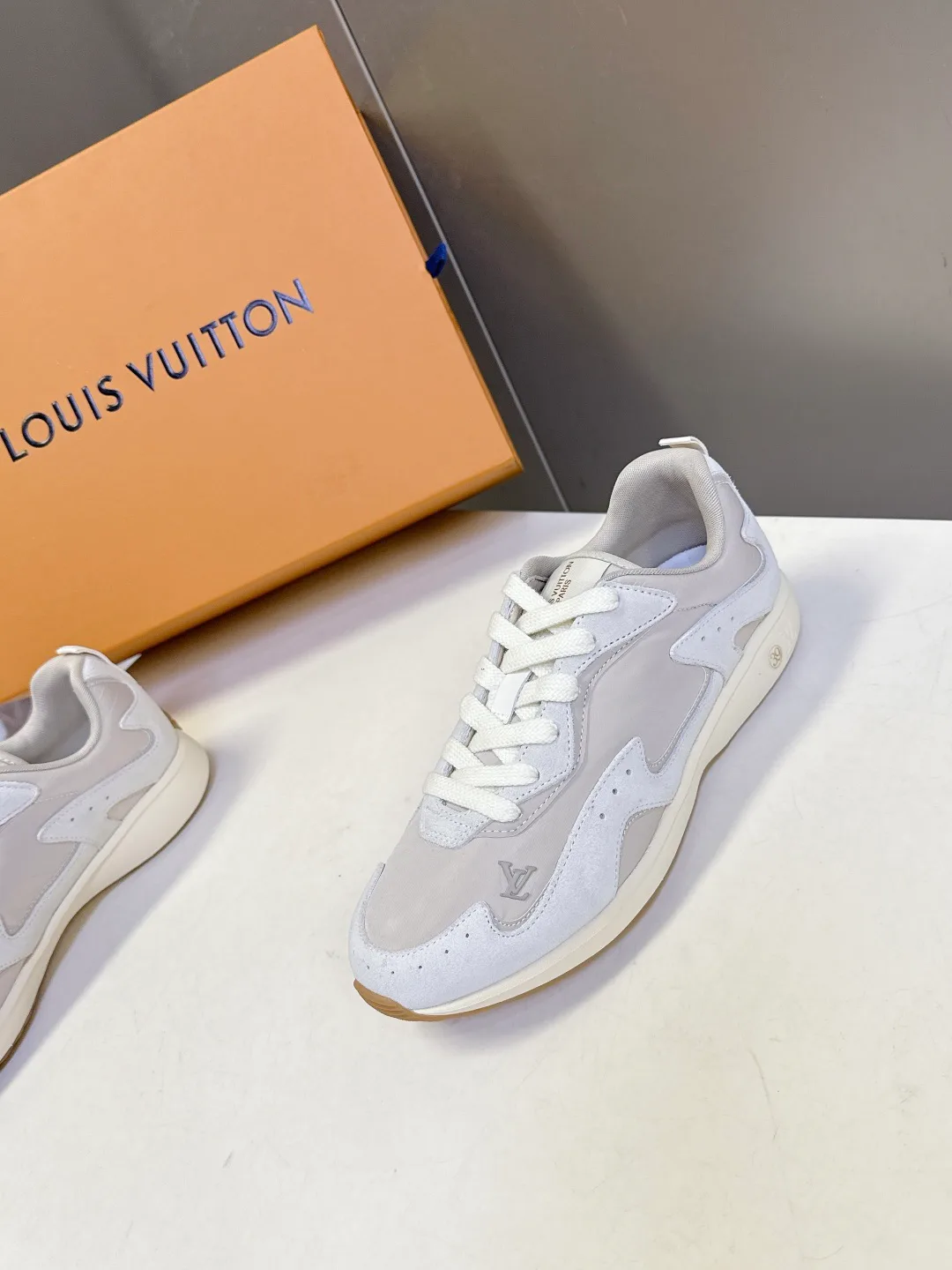 Men's Sneakers LOUIS VUITTON 17798667