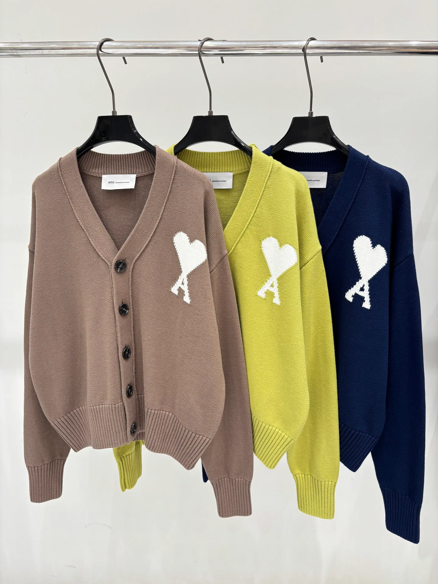 Women's Jumpers And Sweaters AMI PARIS 18032631