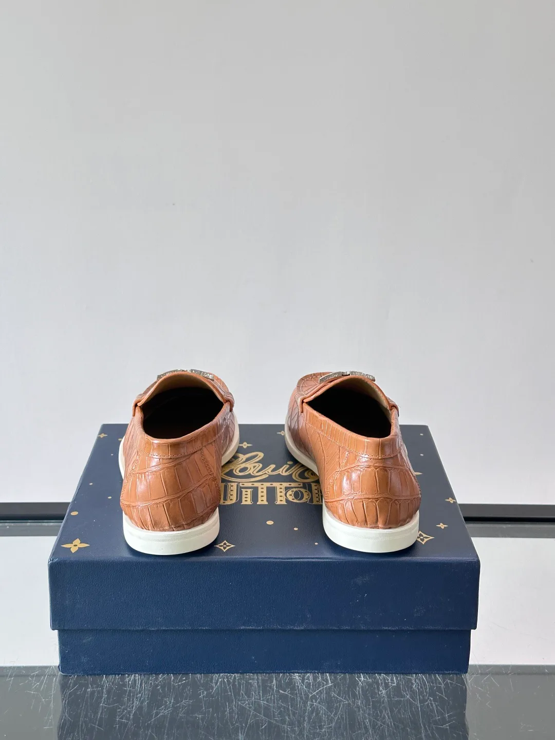 Men's Loafers And Dress Shoes LOUIS VUITTON 18118560