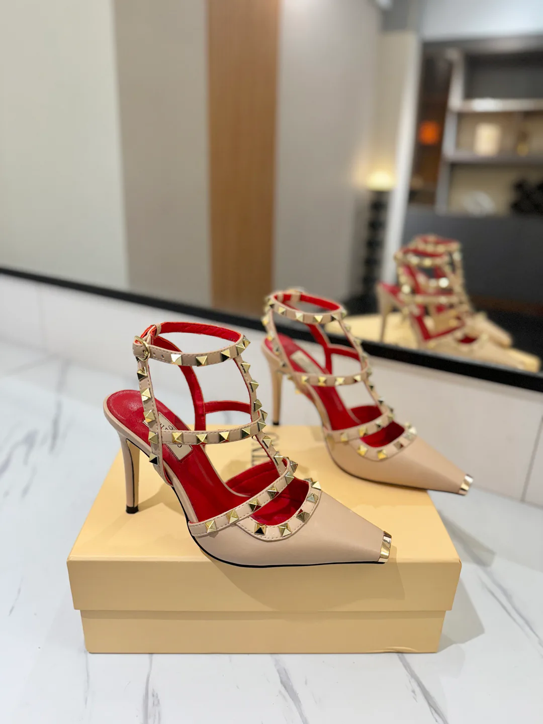 Women's Open-Toe Sandals VALENTINO 17305539