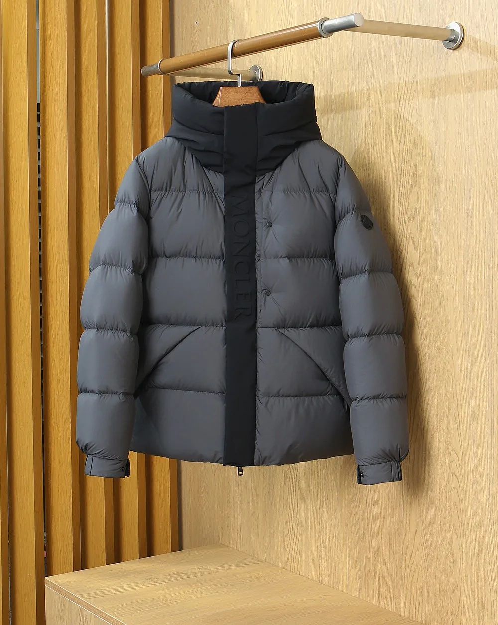 Men's Jackets And Down Jackets MONCLER 18510154