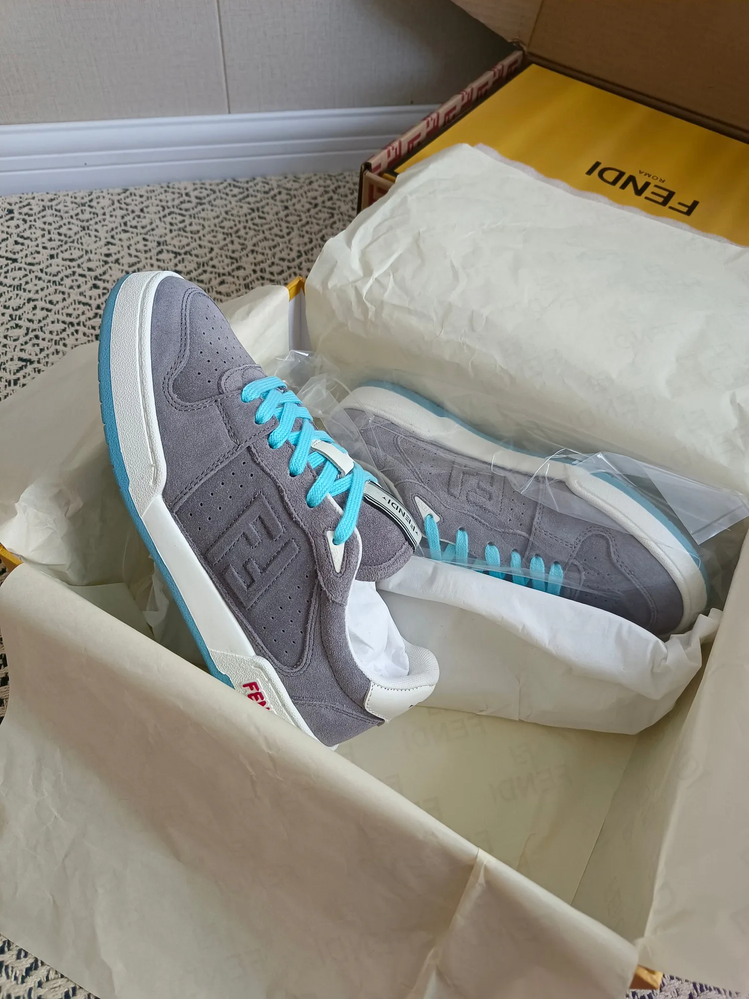 Women's Sneakers FENDI 18425930