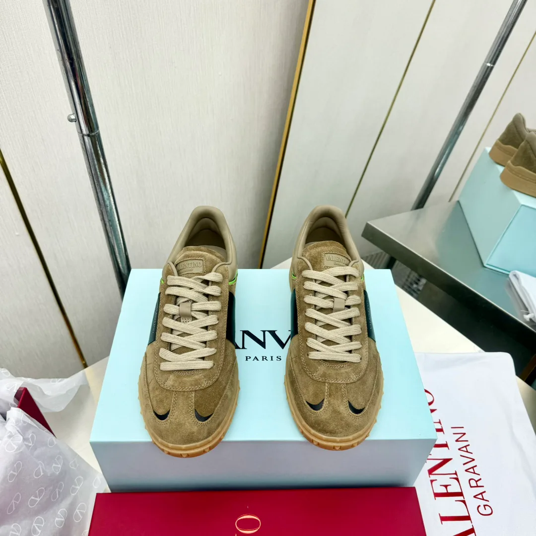 Women's Sneakers VALENTINO 17955032