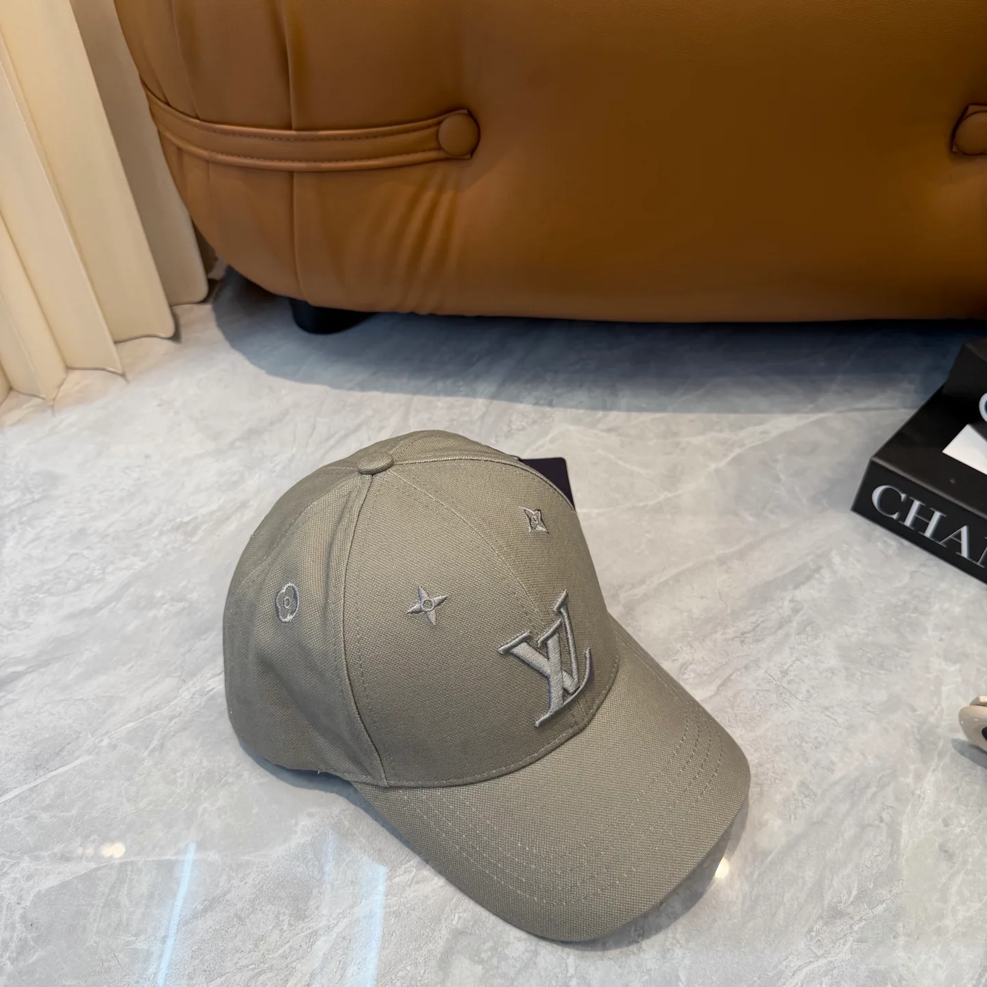 Hats LOUIS VUITTON 17467590