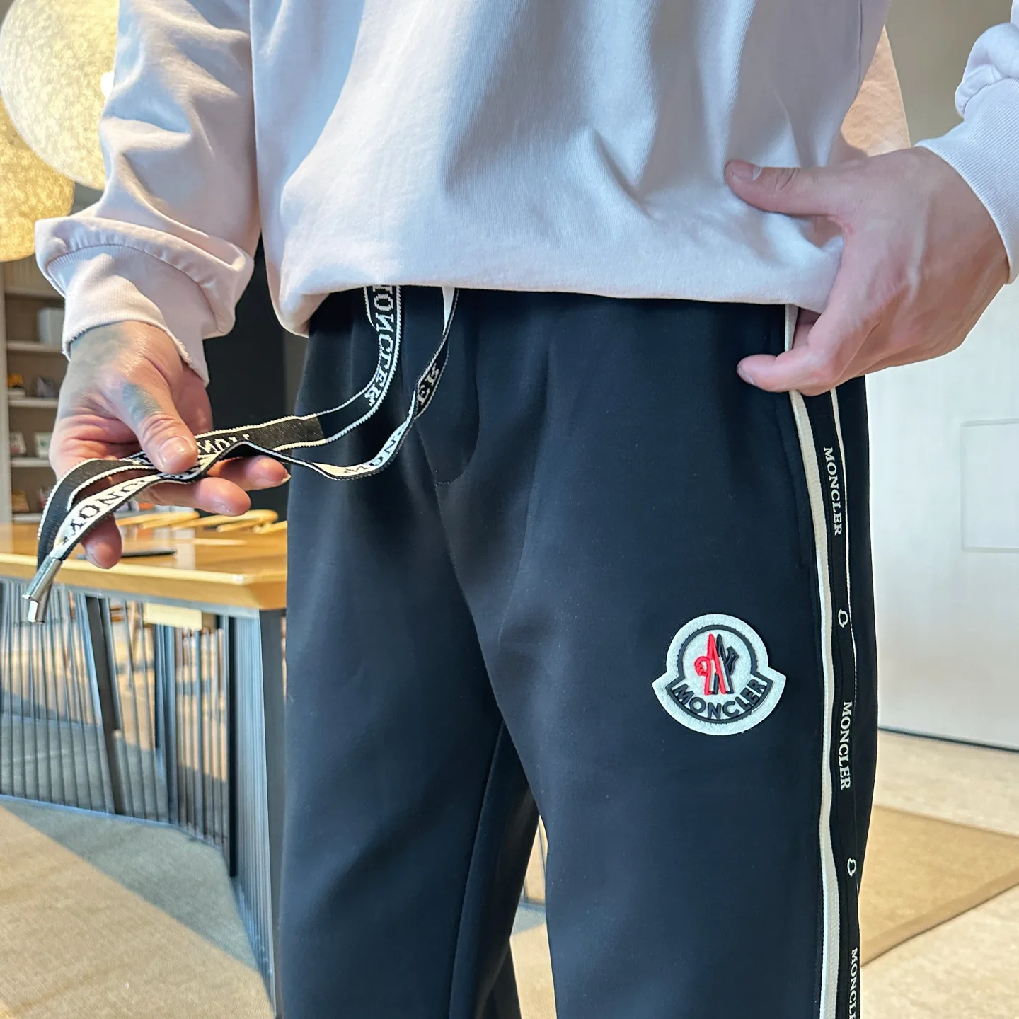 Men's Trousers MONCLER 18345735