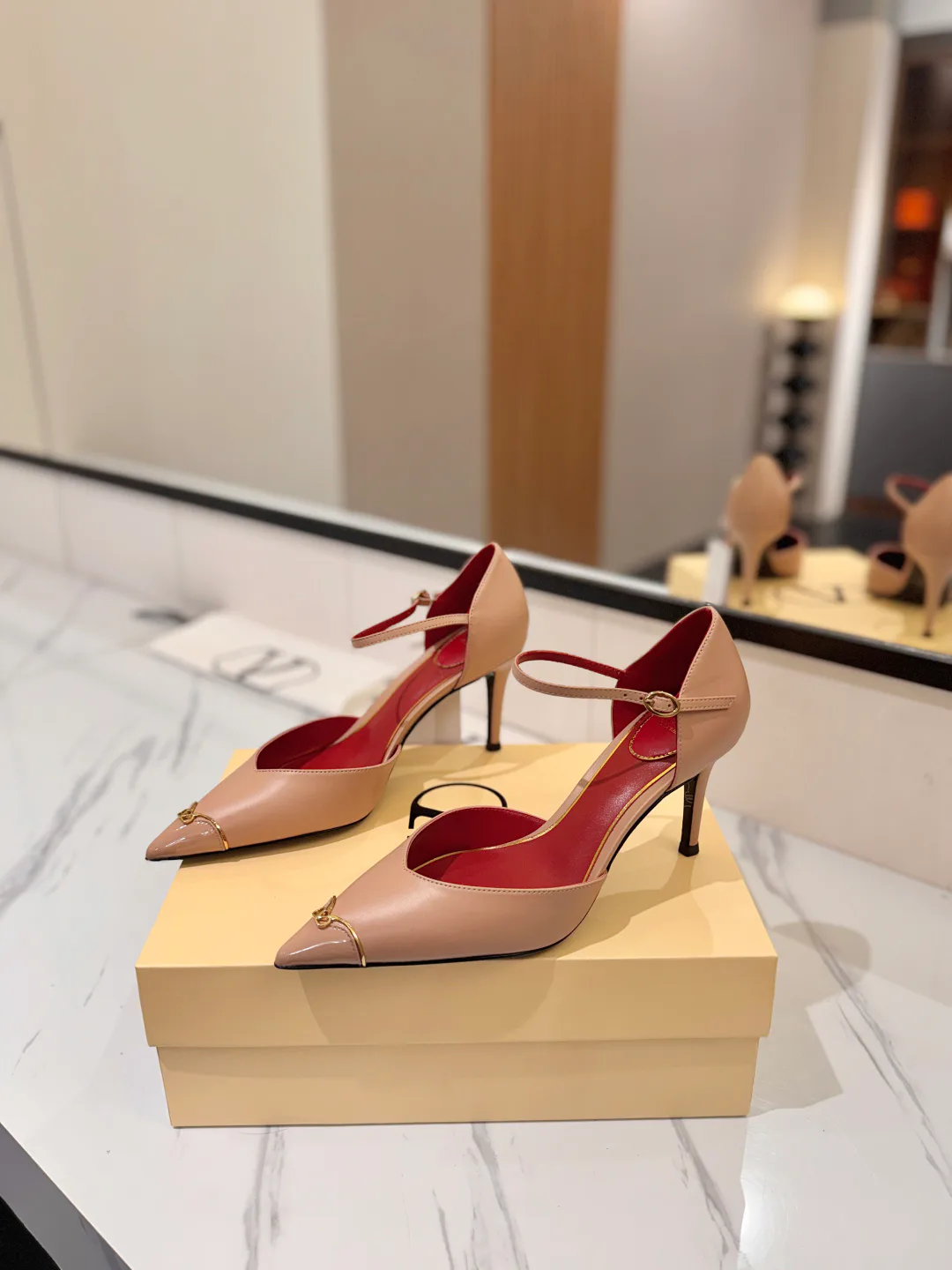 Women's Open-Toe Sandals VALENTINO 18134969