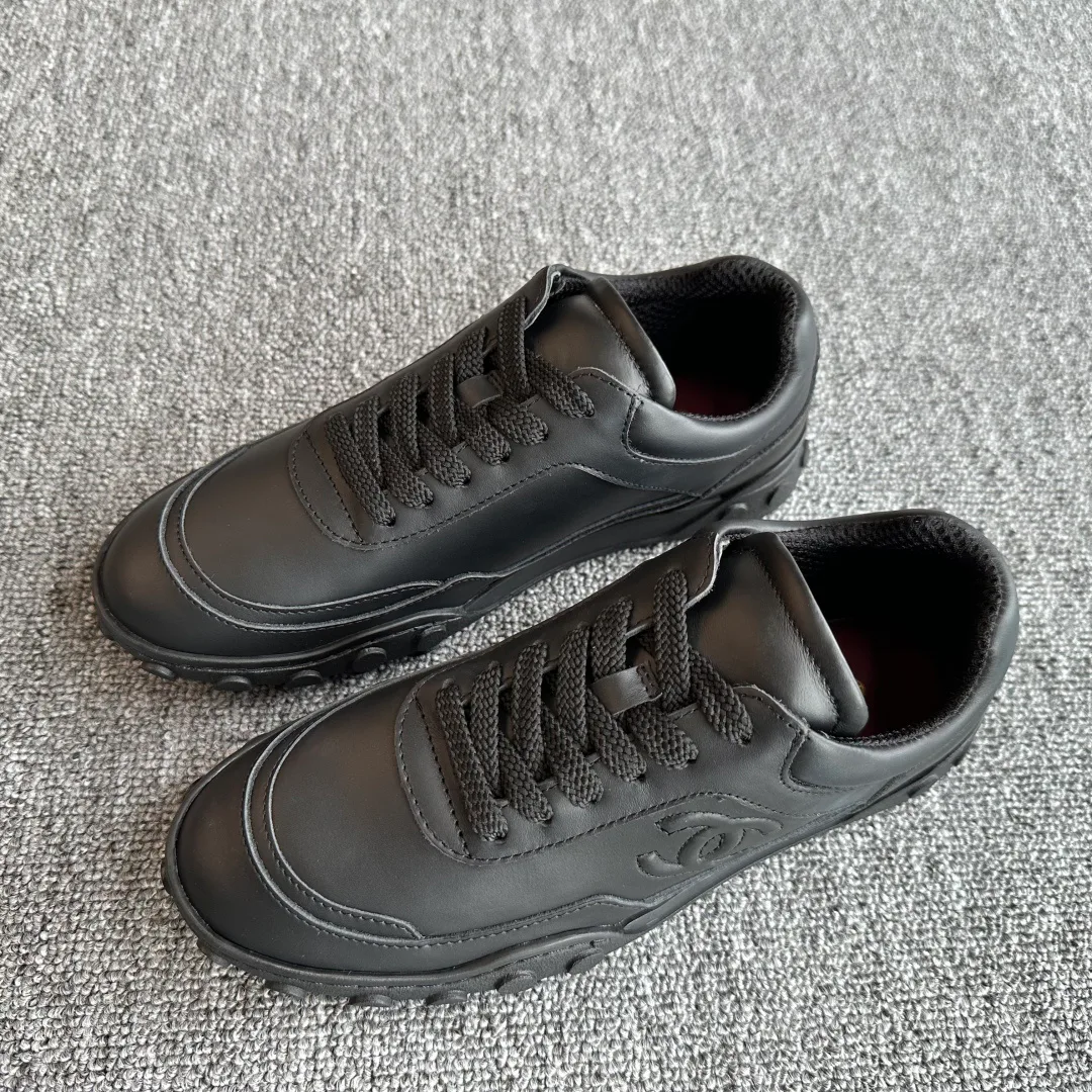 Women's Sneakers CHANEL 18494196