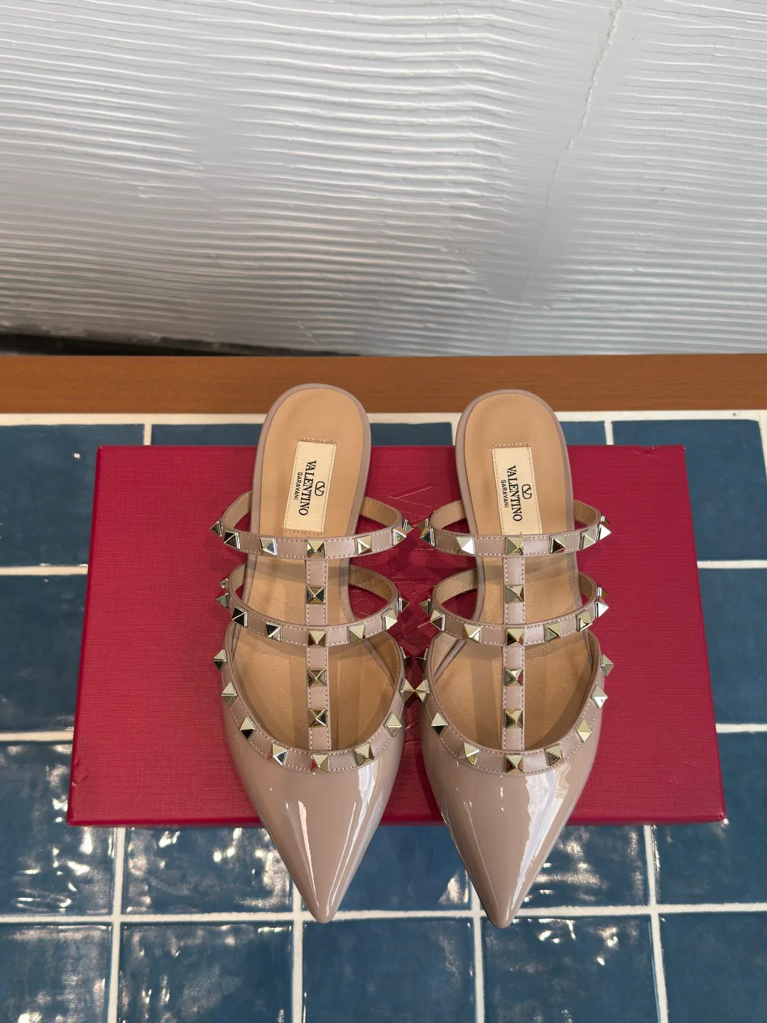 Women's Mules And Clogs VALENTINO 18125383