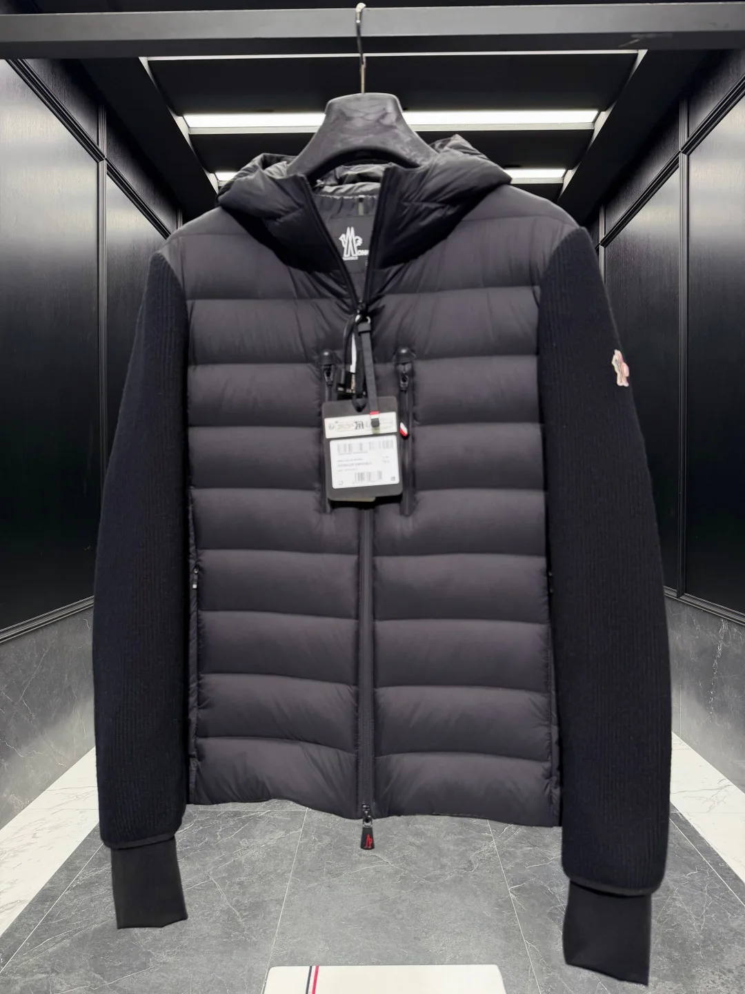 Men's Jackets And Down Jackets MONCLER 18416859