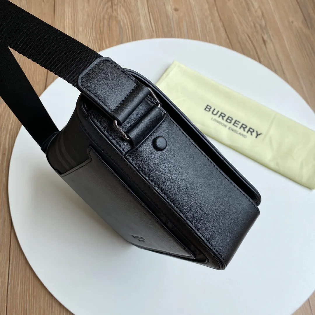 Women's Shoulder Bags BURBERRY 17933715