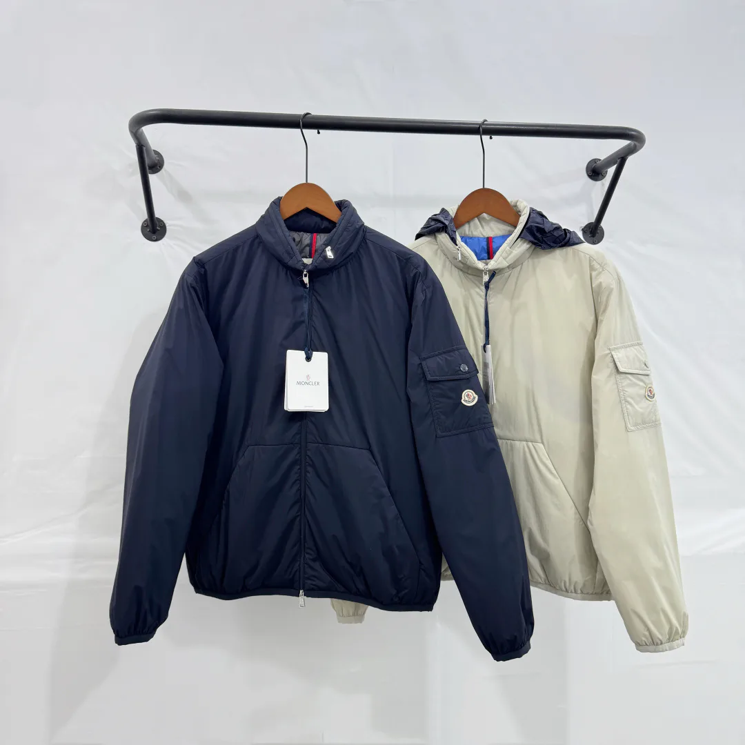 Women's Jackets And Down Jackets MONCLER 18001961