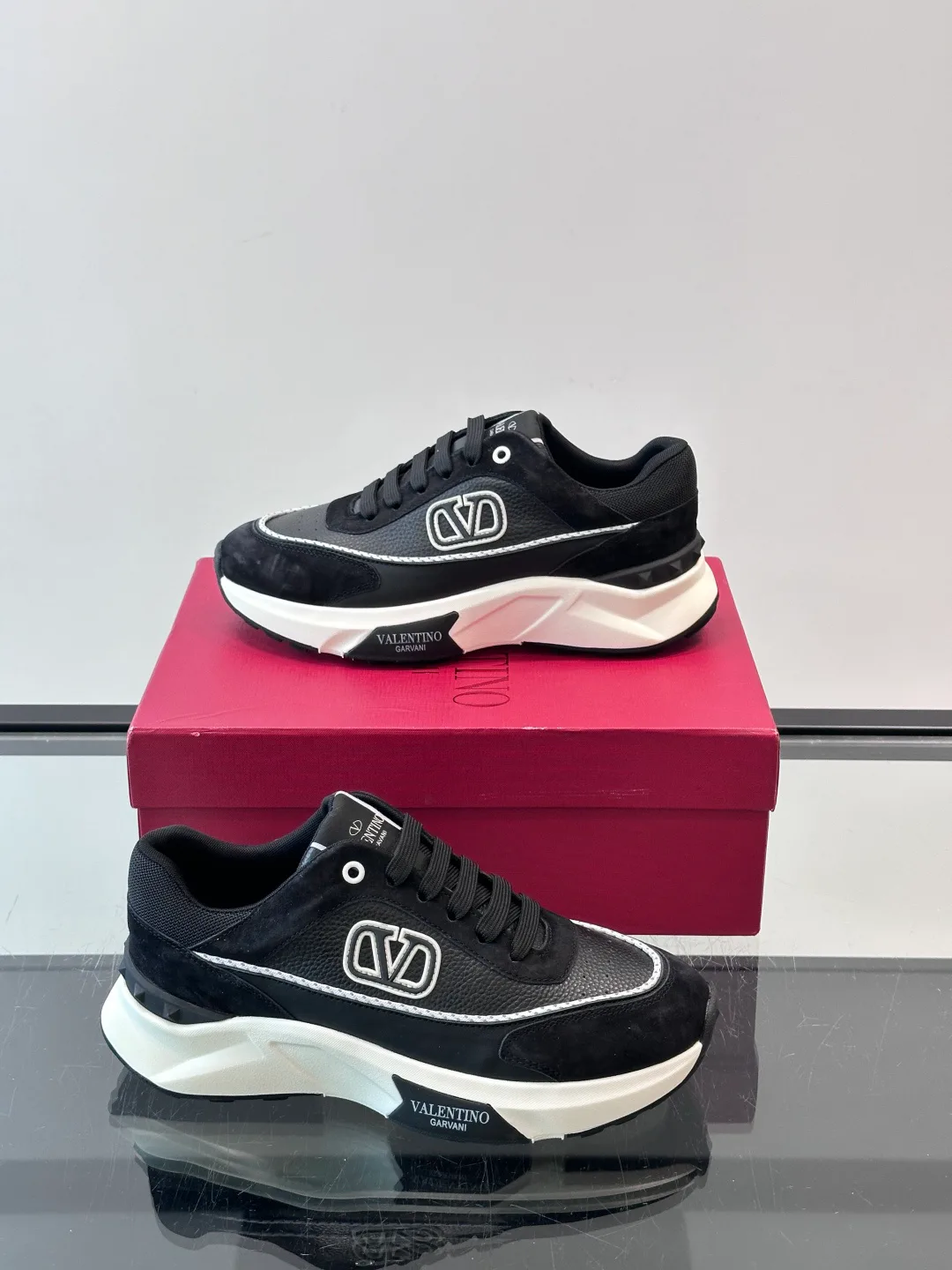 Men's Sneakers VALENTINO 18500689
