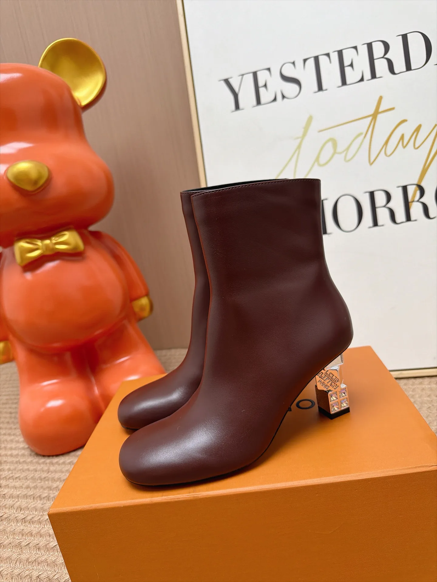 Women's Booties LOUIS VUITTON 18239715