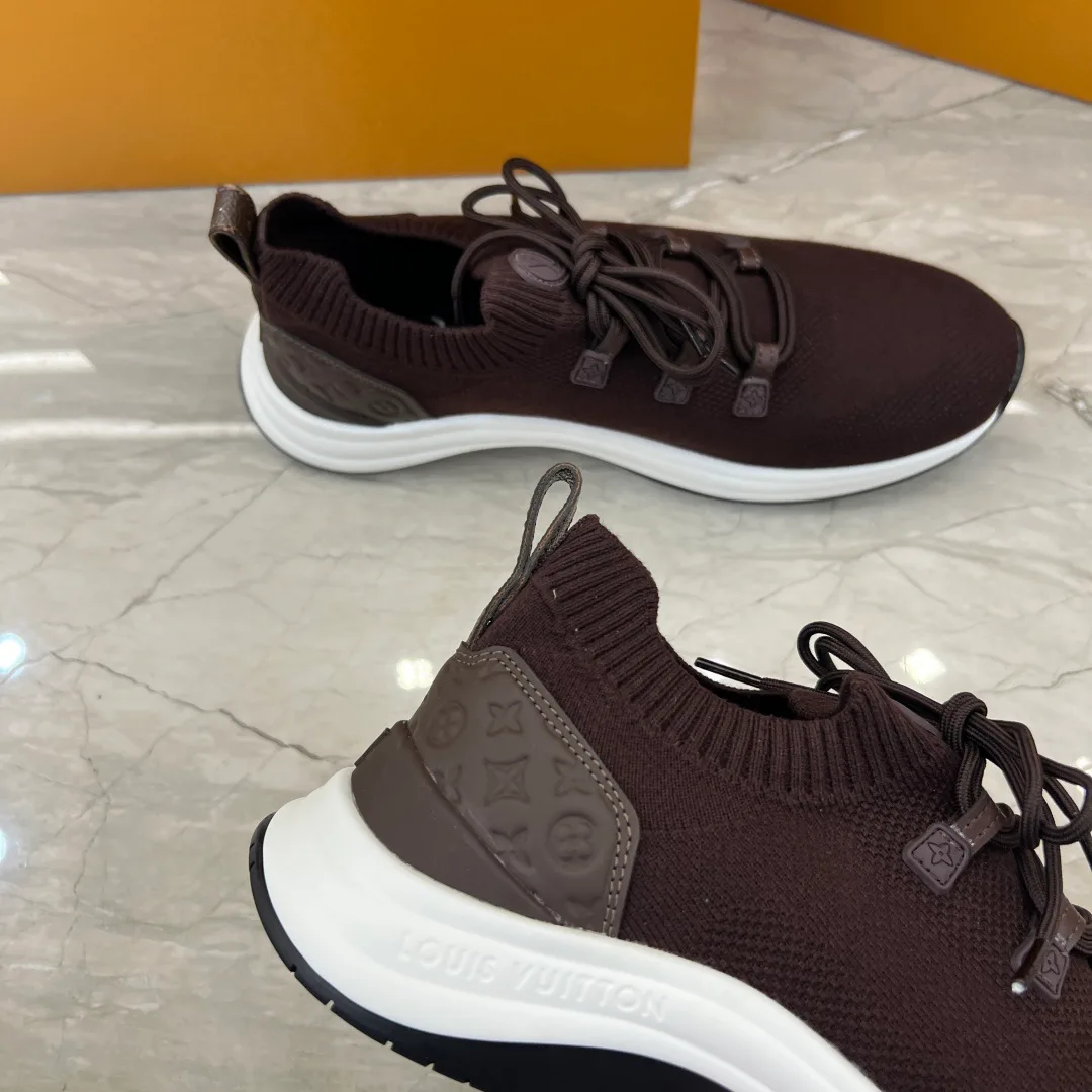 Men's Sneakers LOUIS VUITTON 18227060