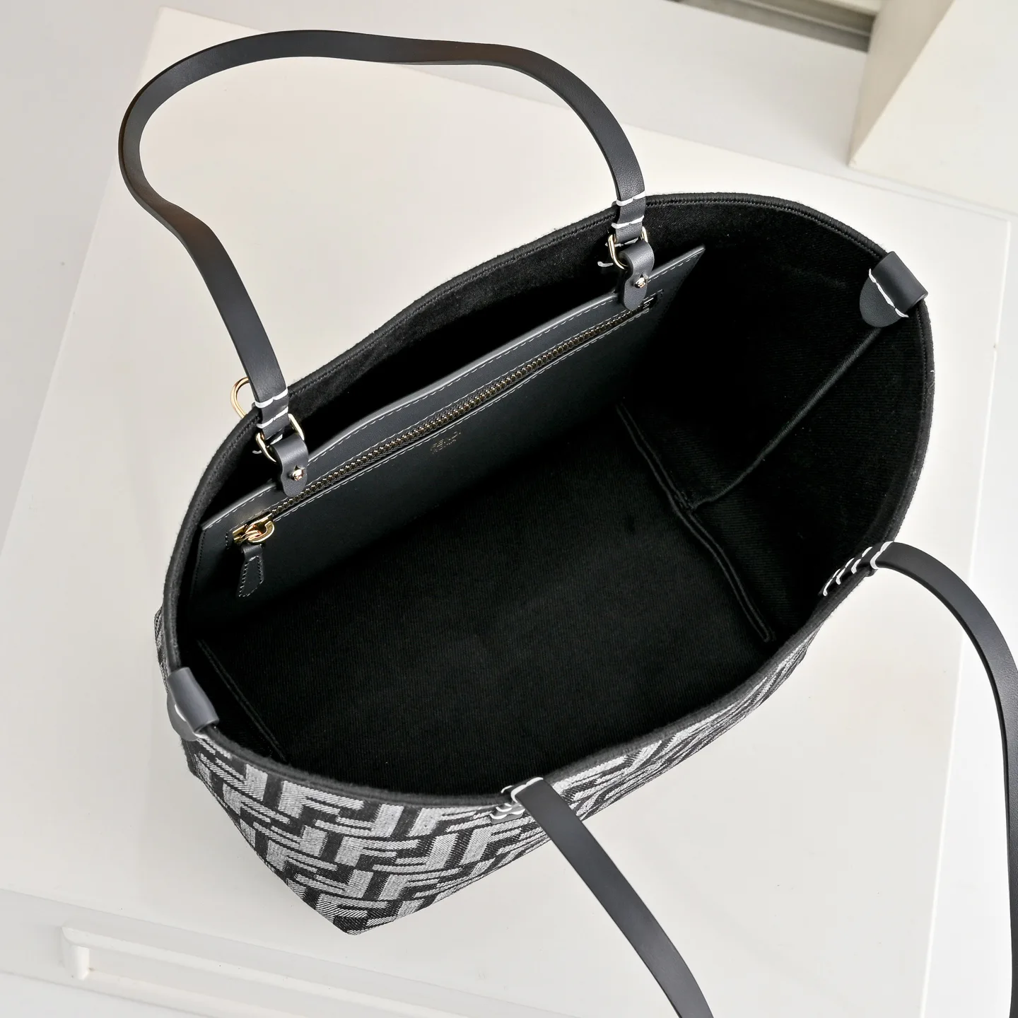 Women's Classic Handbags FENDI 16830654