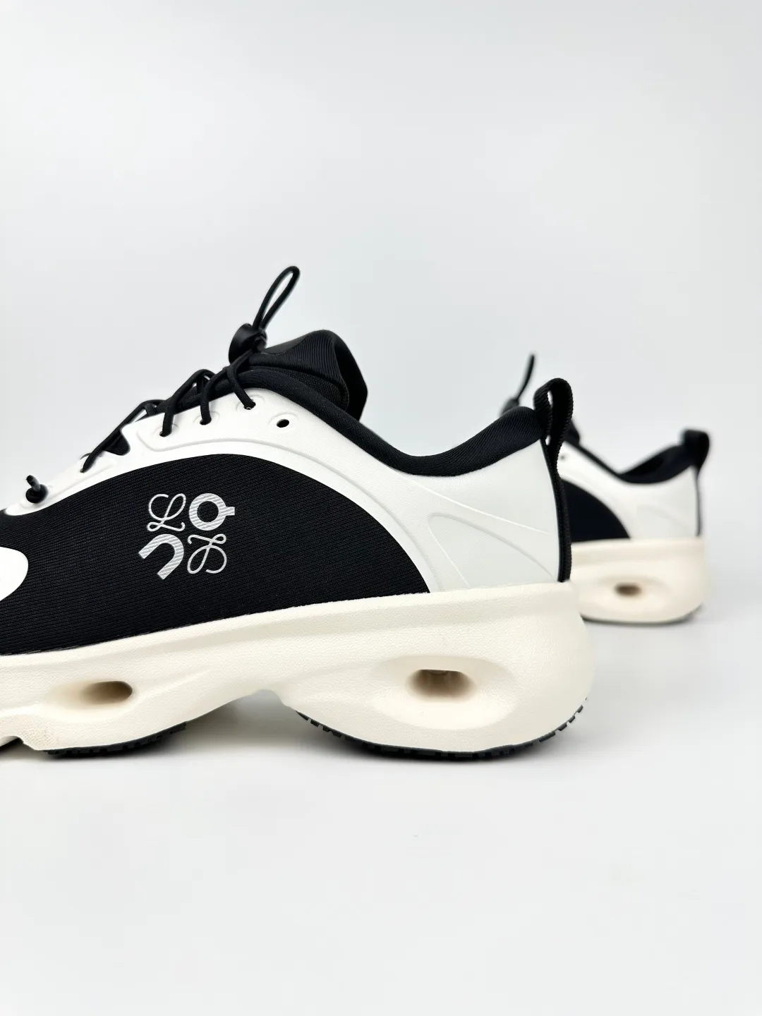 Women's Sneakers LOEWE 18101031