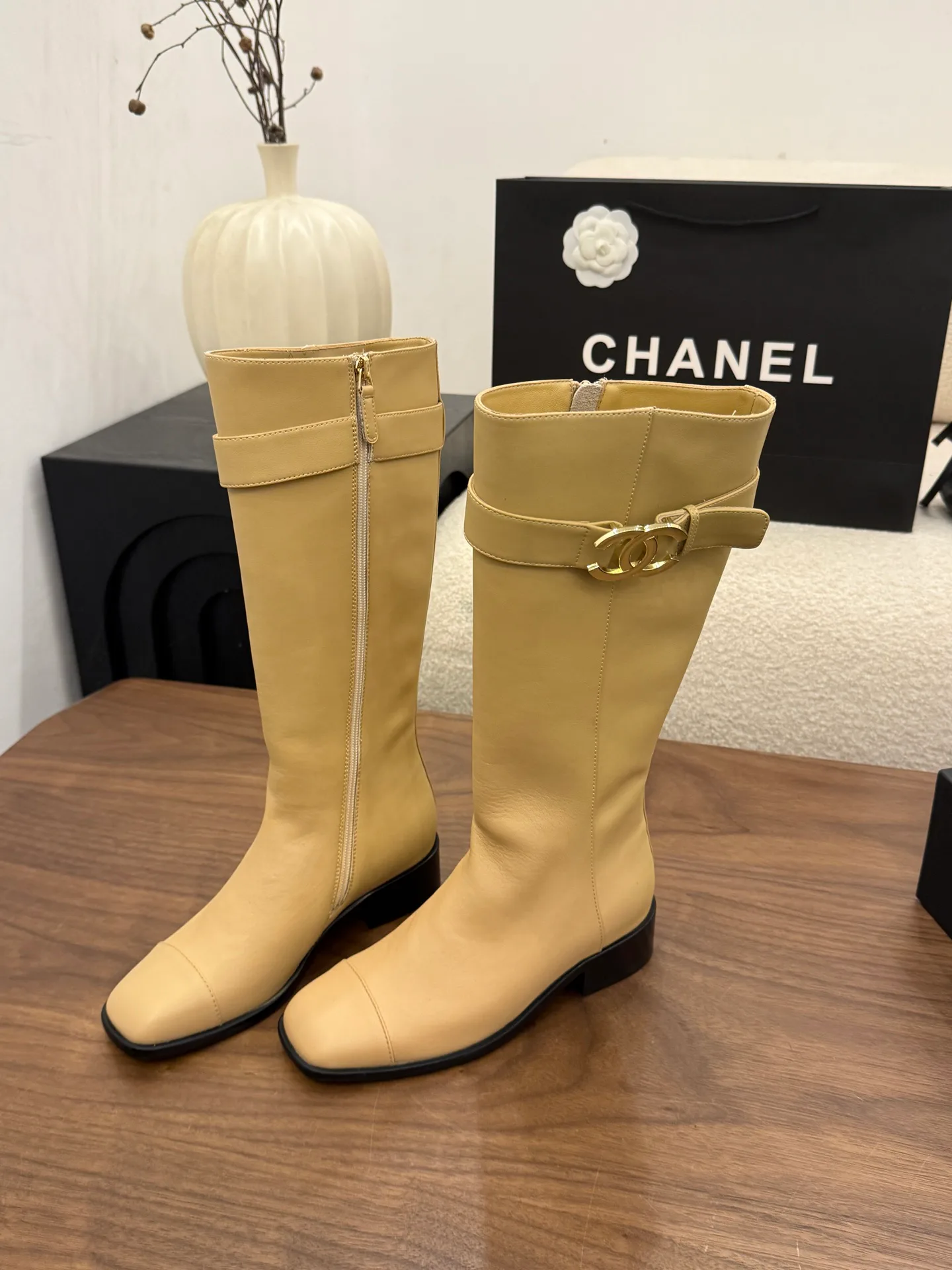 Women's Boots CHANEL 18323416
