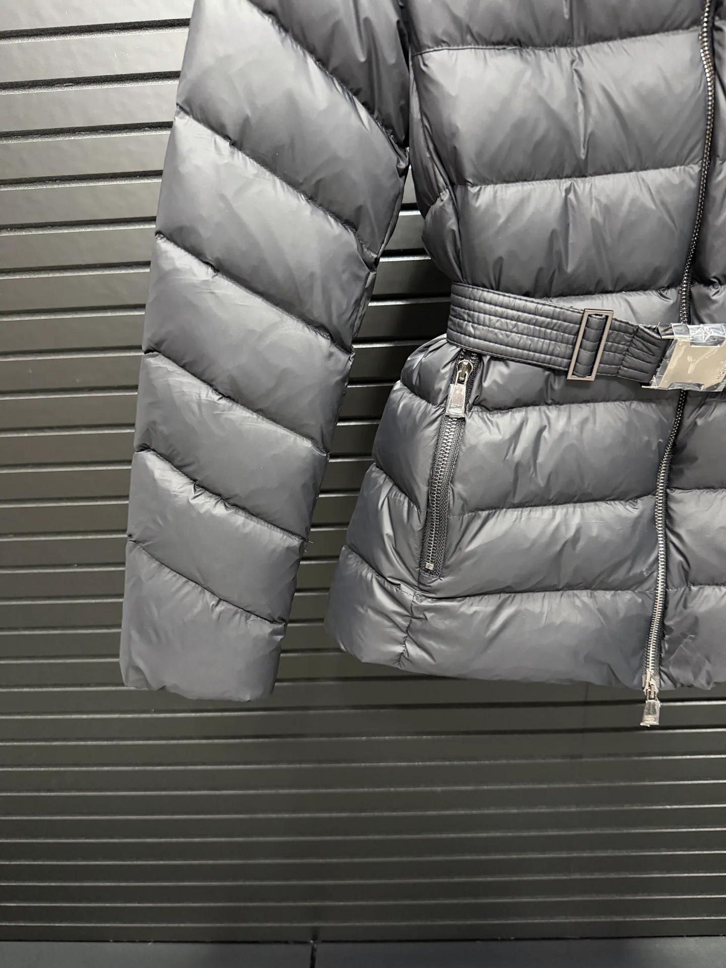 Women's Jackets And Down Jackets MONCLER 17829901