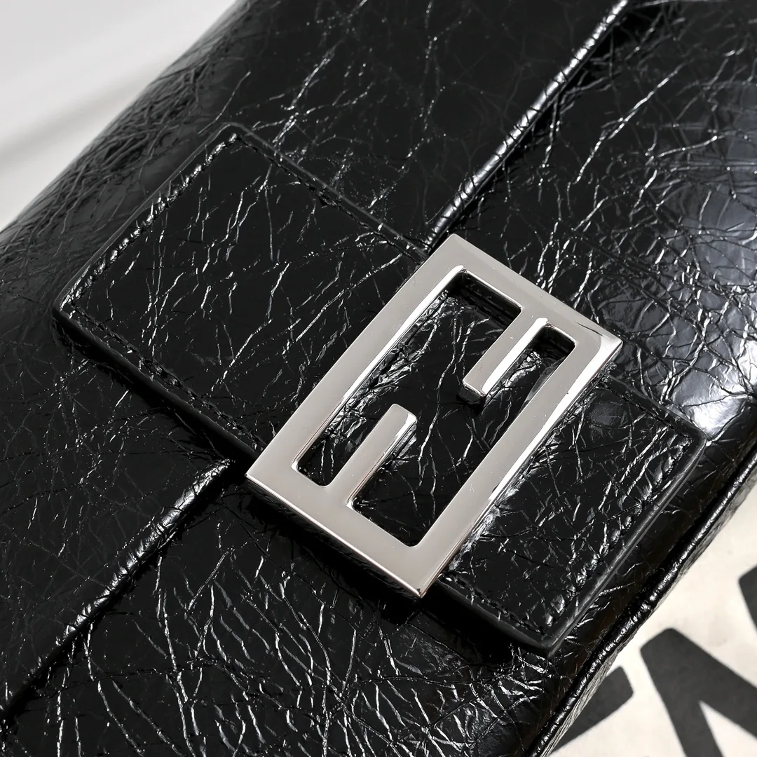 Women's Classic Handbags FENDI 18005125