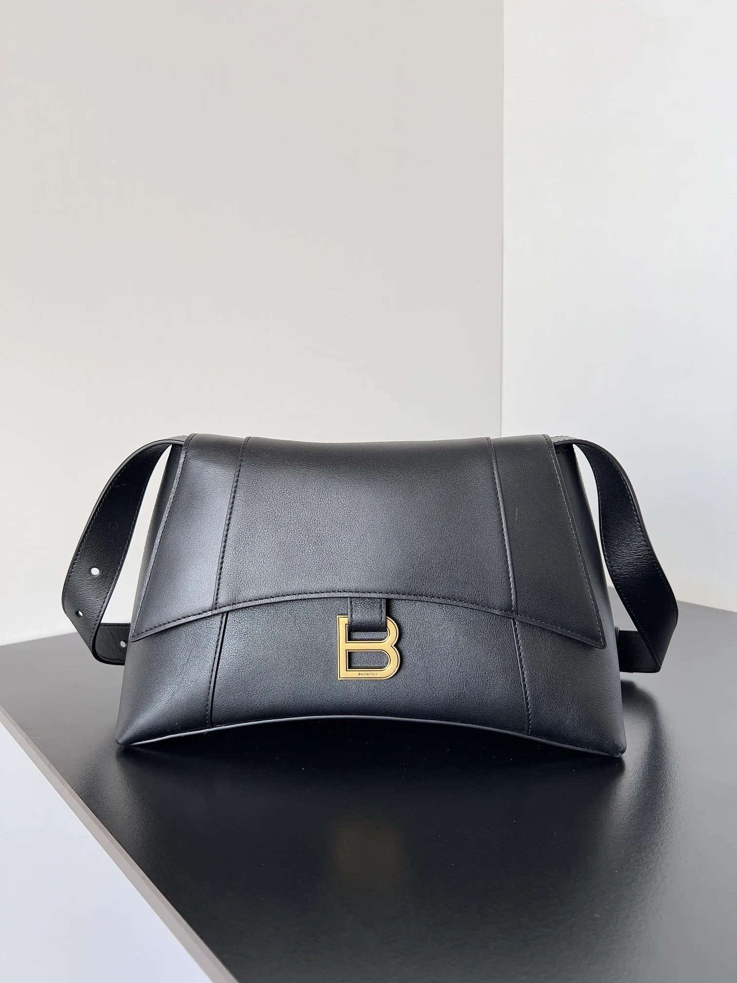 Классические Сумки Женские Balenciaga 18619537