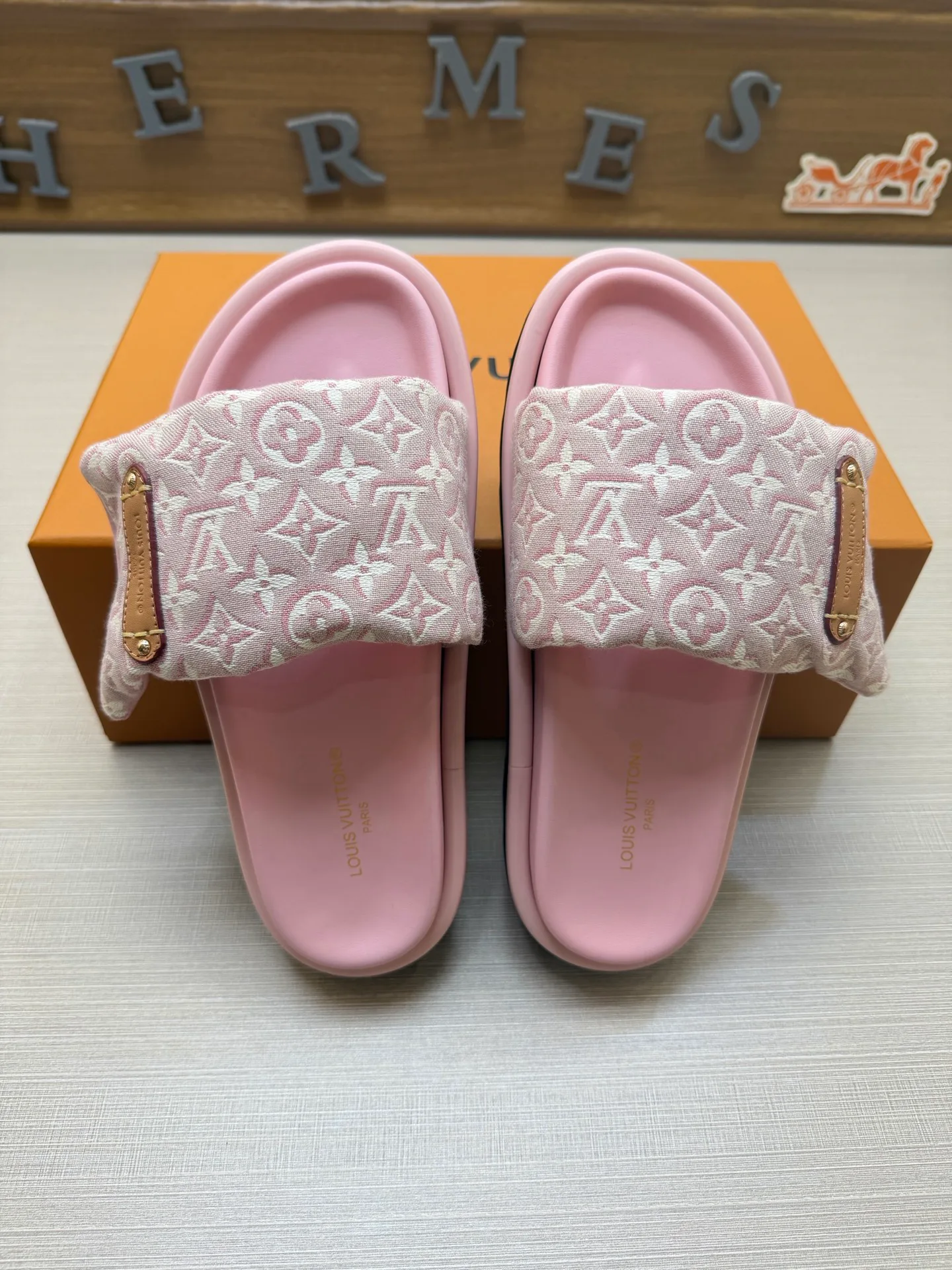 Women's Flip-Flops LOUIS VUITTON 18011829
