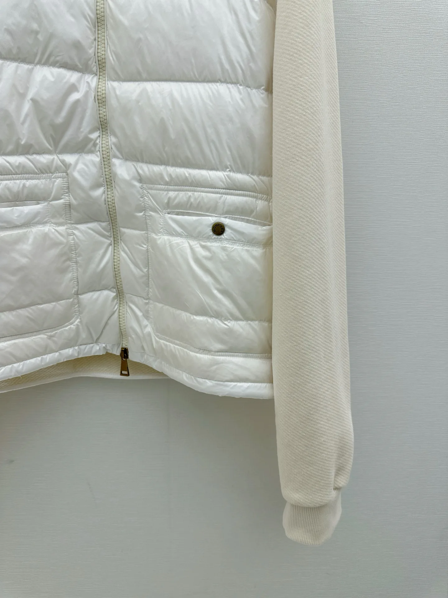 Women's Jackets And Down Jackets MONCLER 17960469