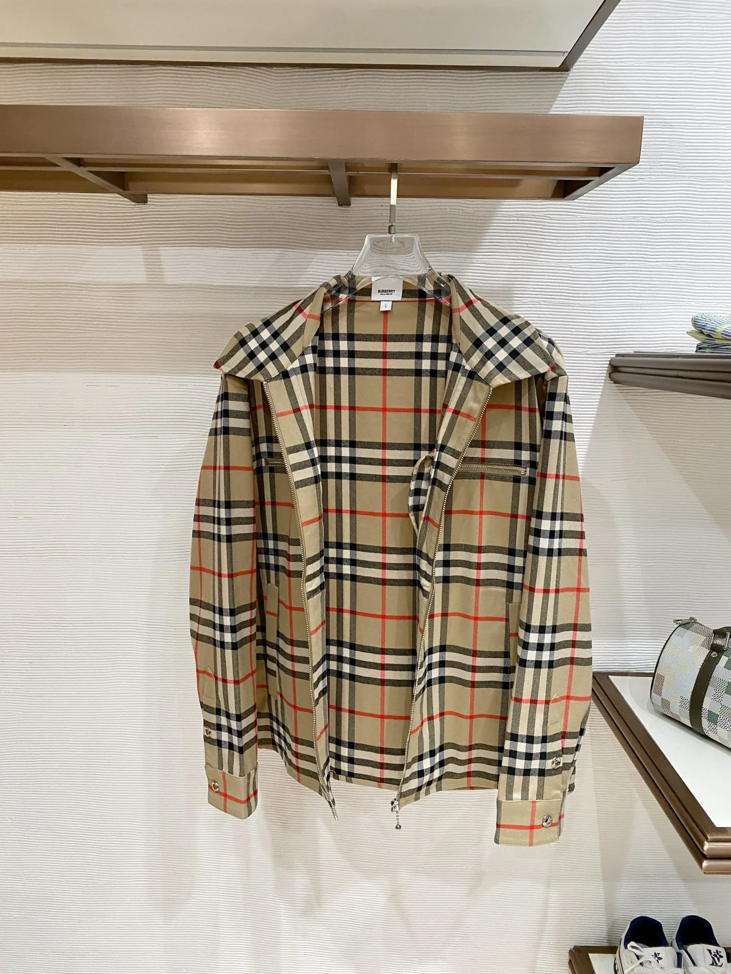 Men's Jackets And Down Jackets BURBERRY 18555541