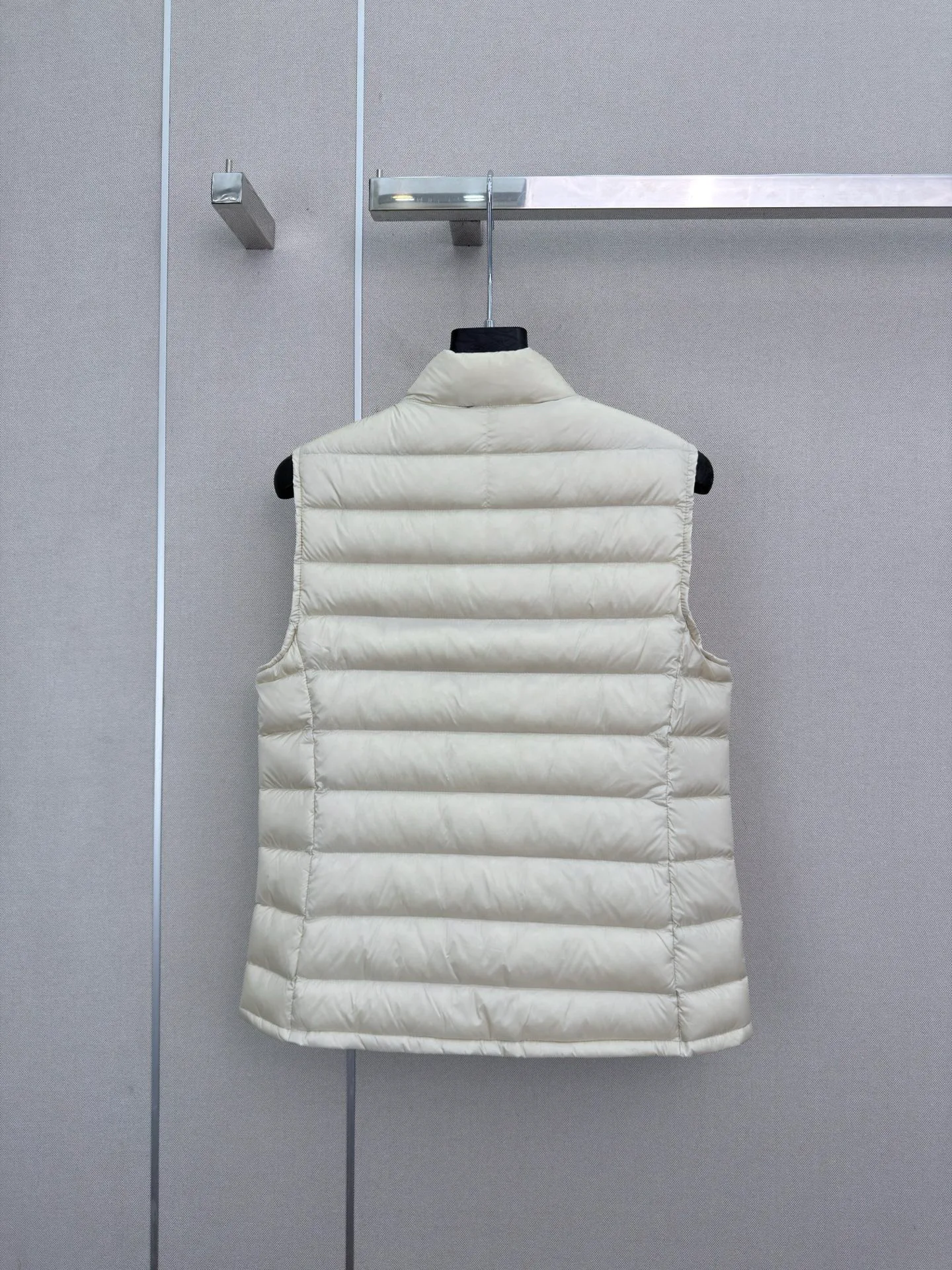 Women's Jackets And Down Jackets MONCLER 18108523