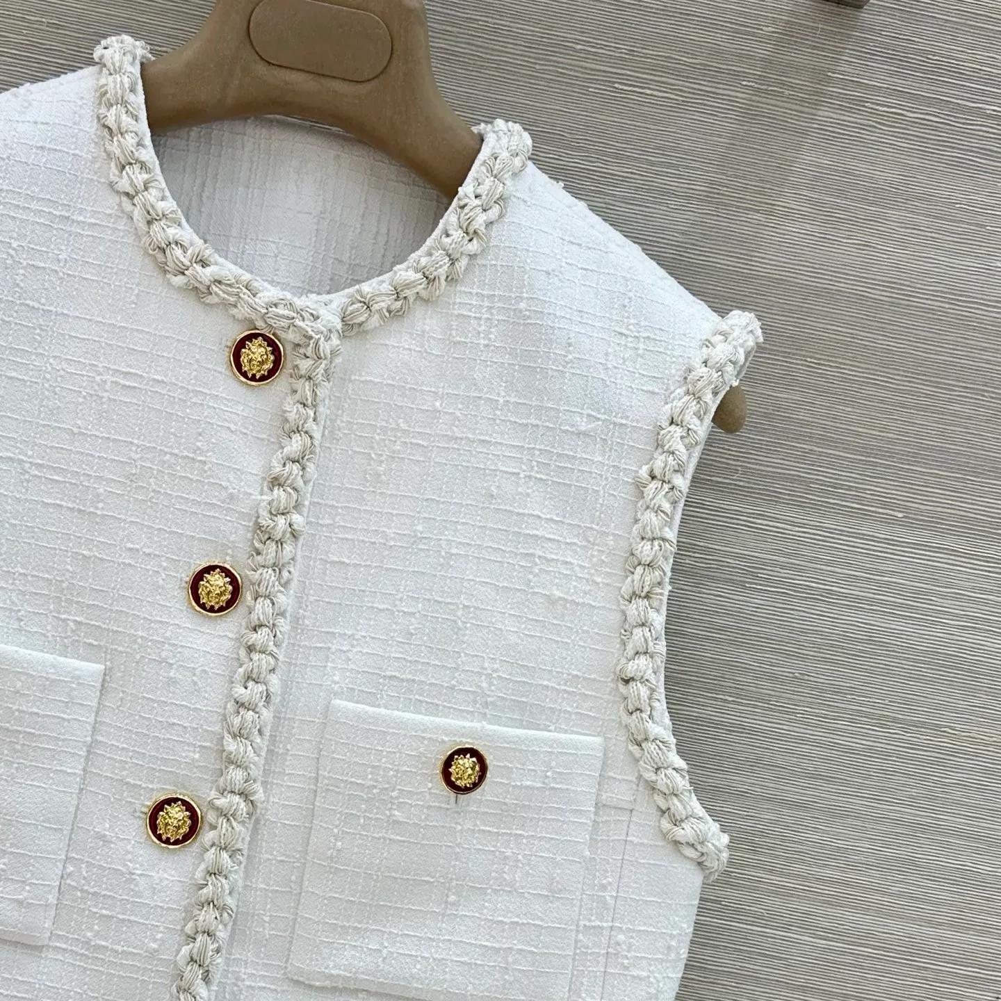 Women's Vests CHANEL 18027444