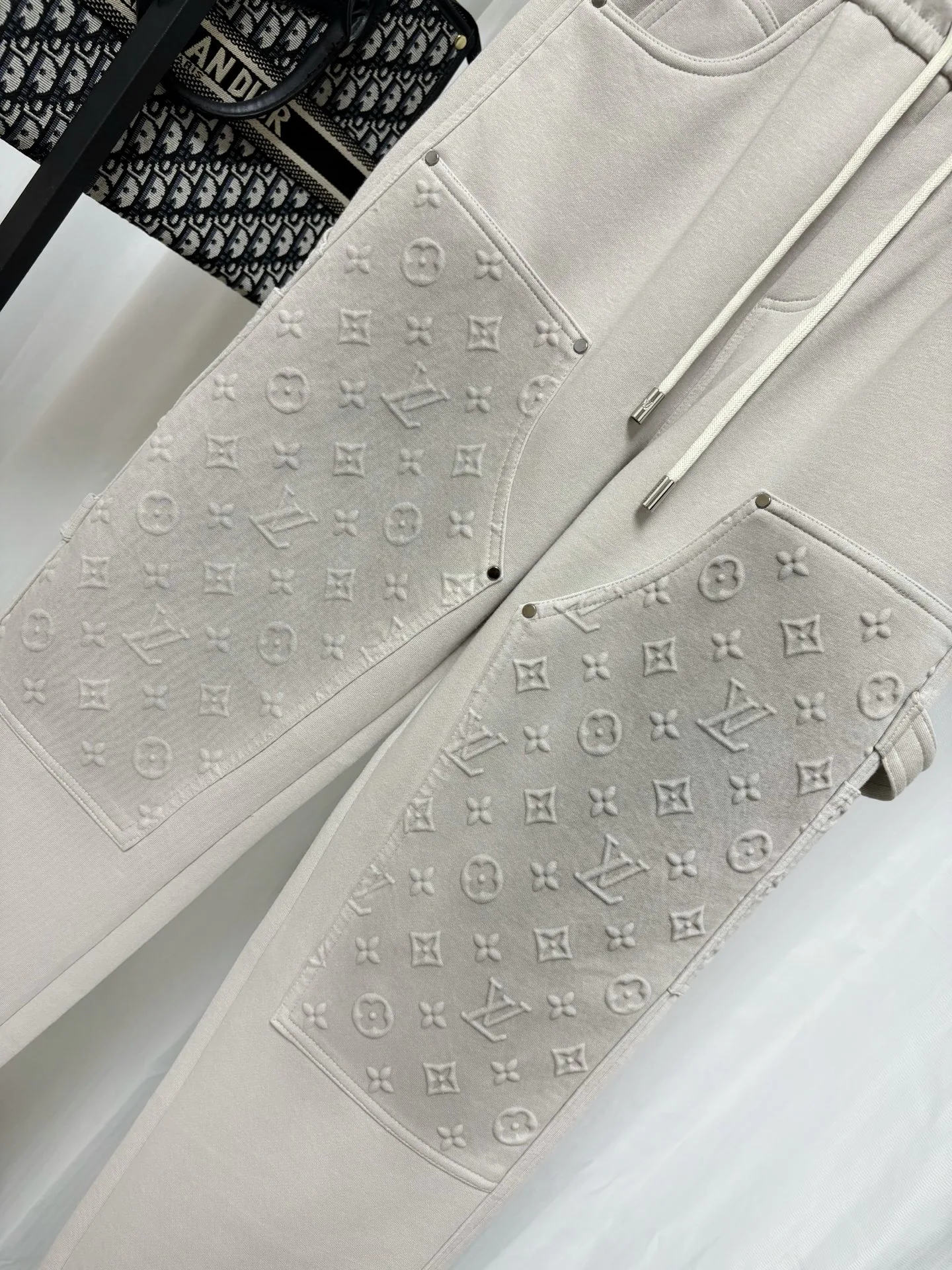Men's Trousers LOUIS VUITTON 18179175