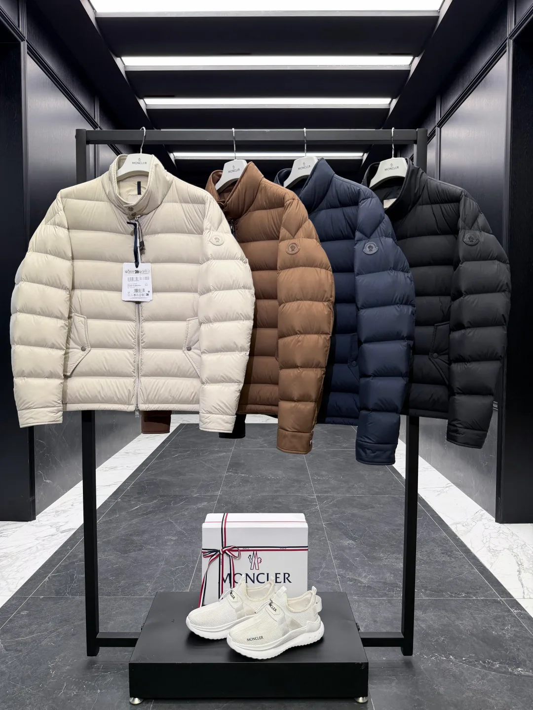 Men's Jackets And Down Jackets MONCLER 18007894