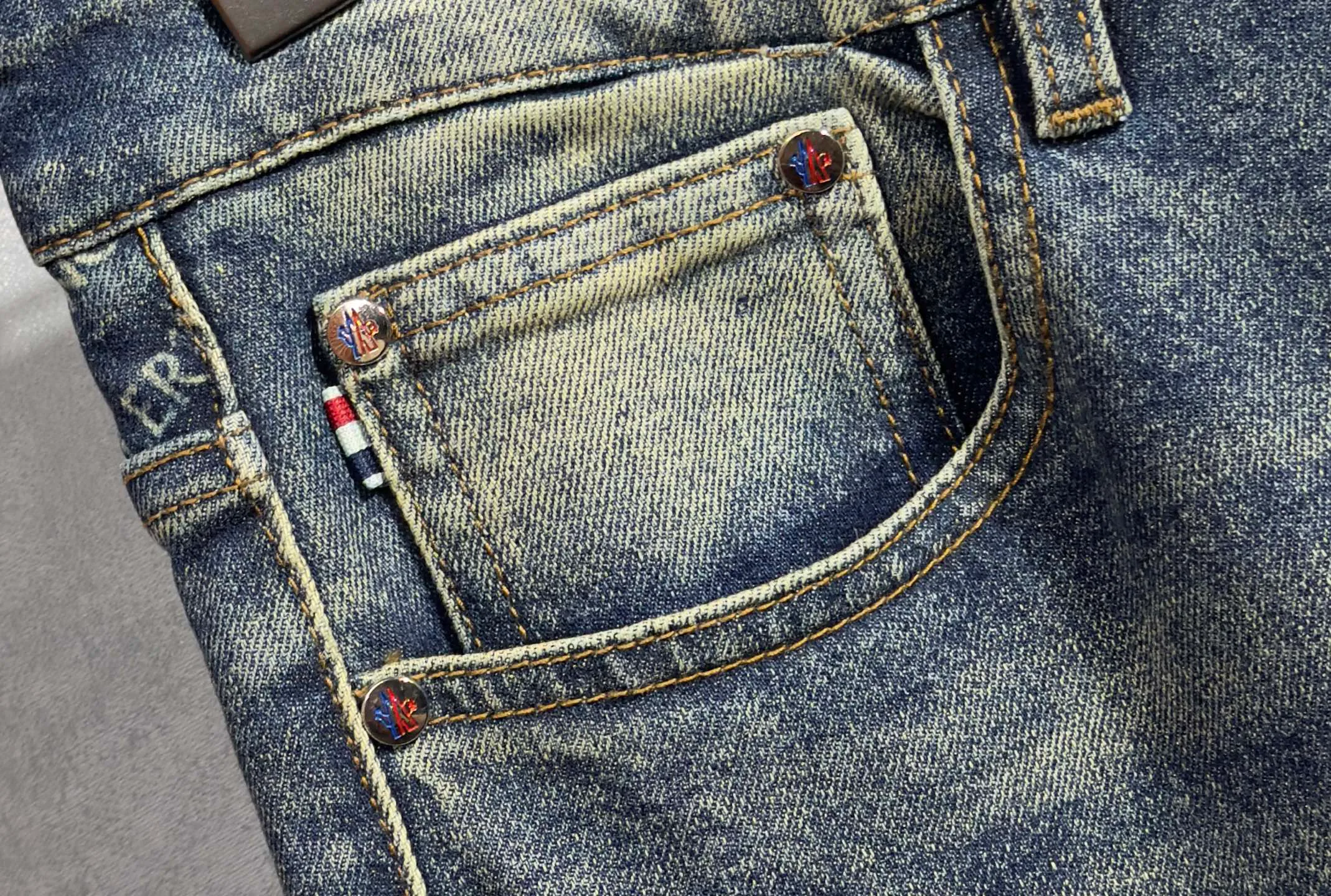 Men's Jeans MONCLER 18098357