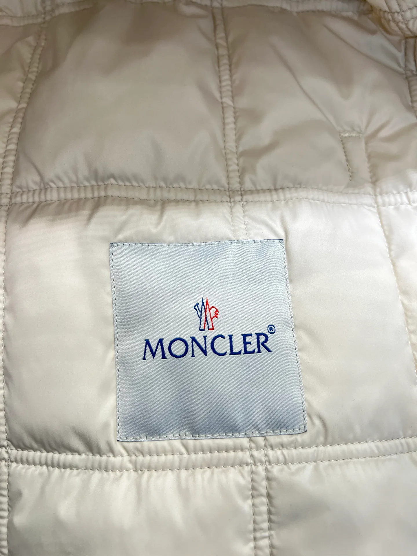 Men's Jackets And Down Jackets MONCLER 18330391
